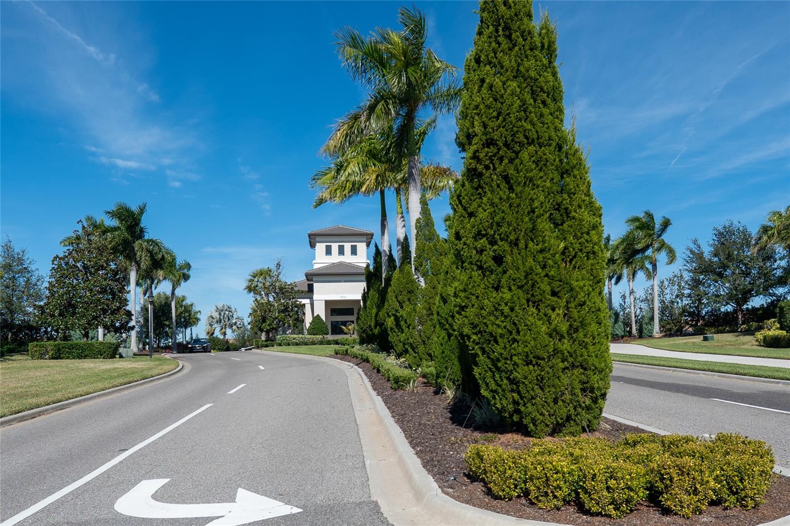 Listing photo id 91 for 5013 Sevilla Shores Drive