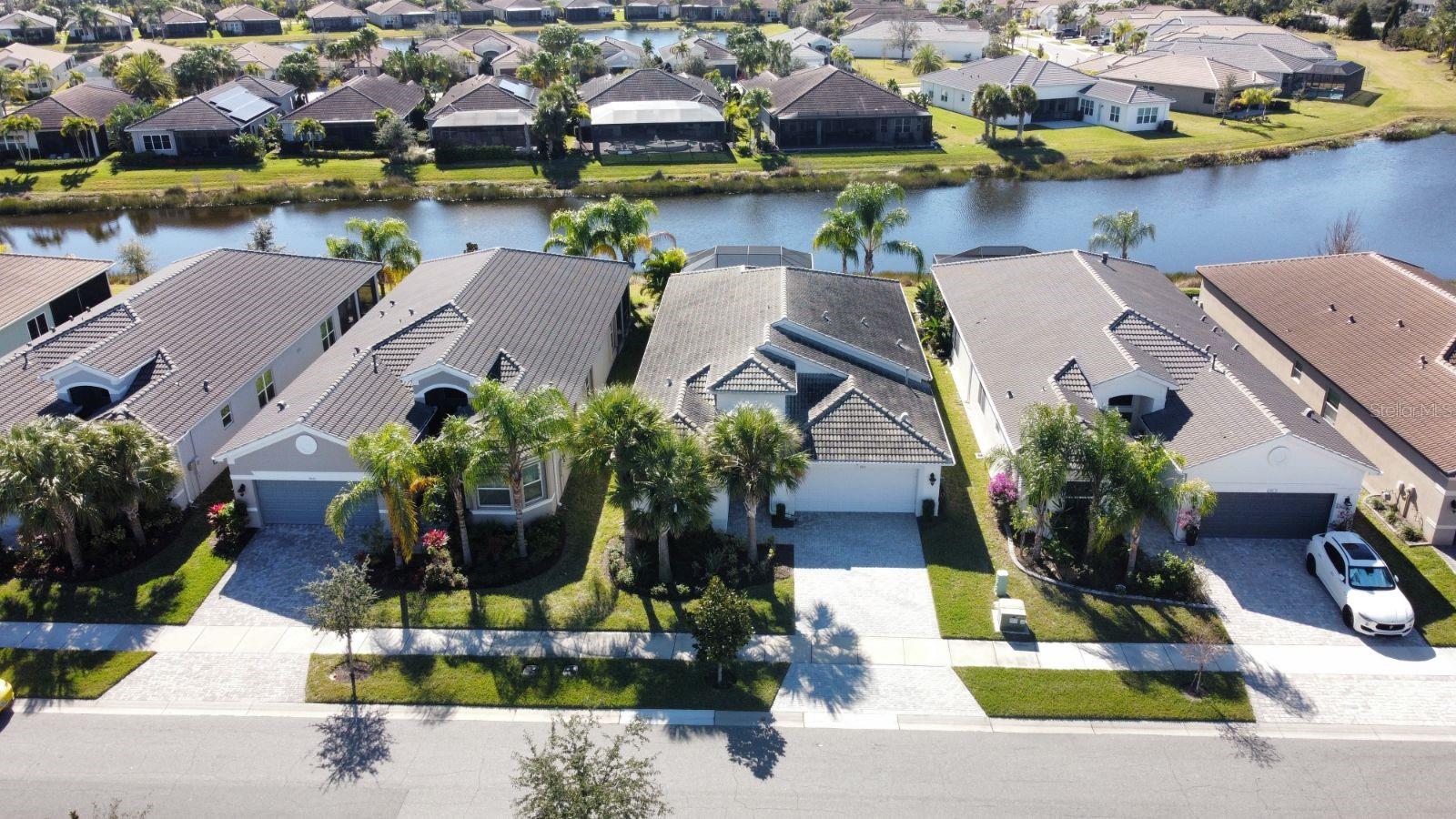 Listing photo id 93 for 5013 Sevilla Shores Drive