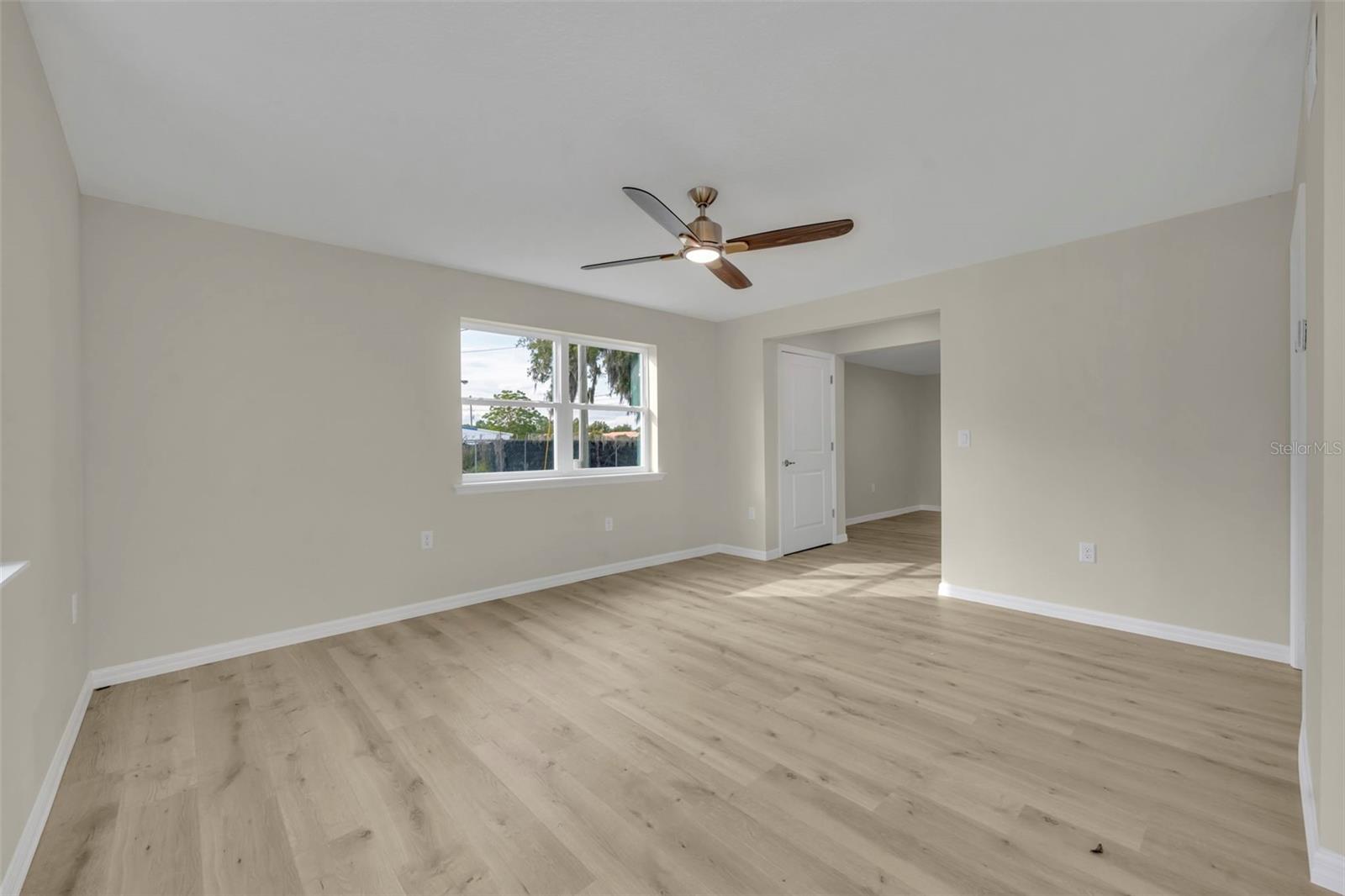 Image 5 of 40 For 31201 Merry Rd