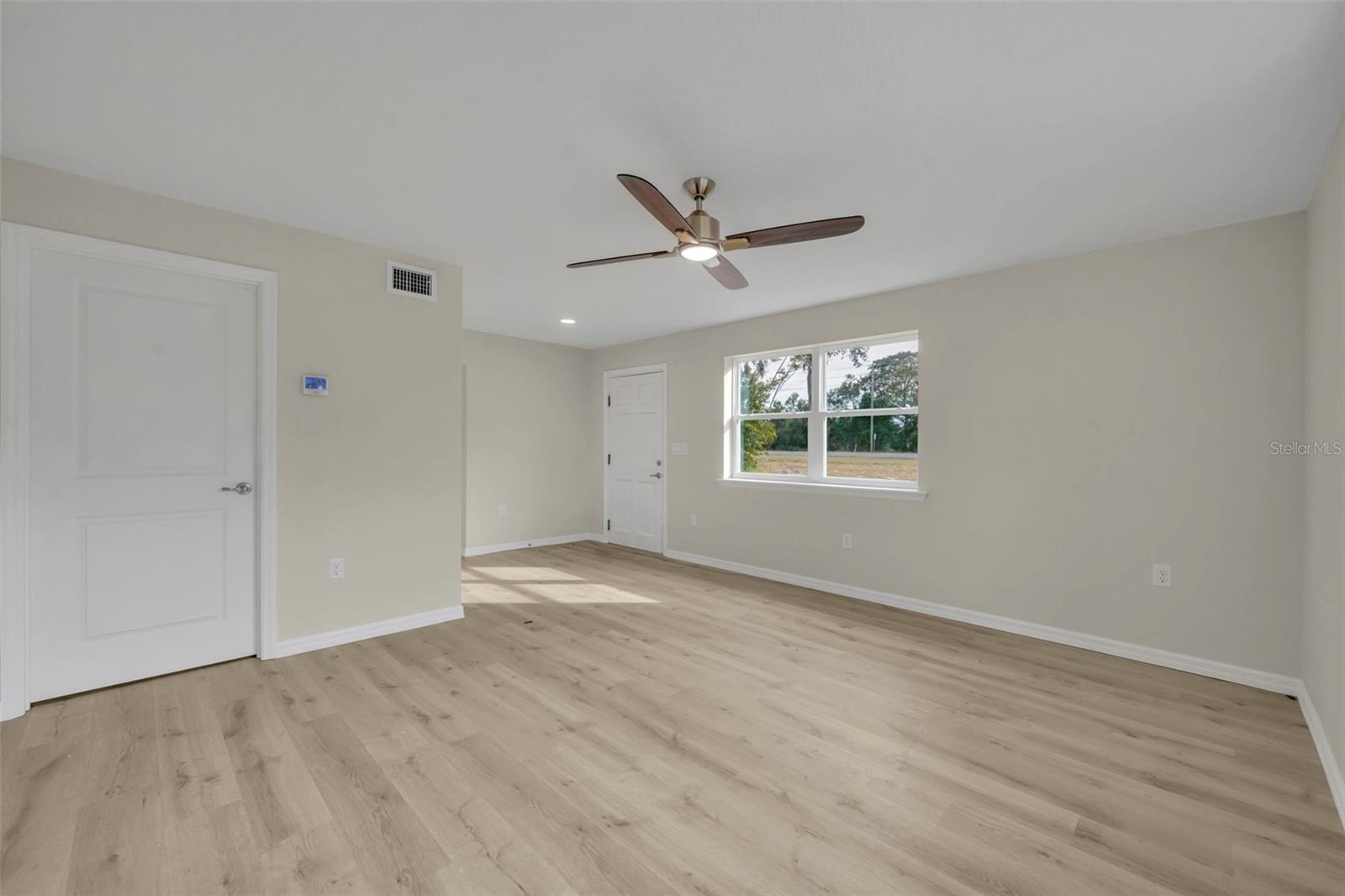 Image 6 of 40 For 31201 Merry Rd