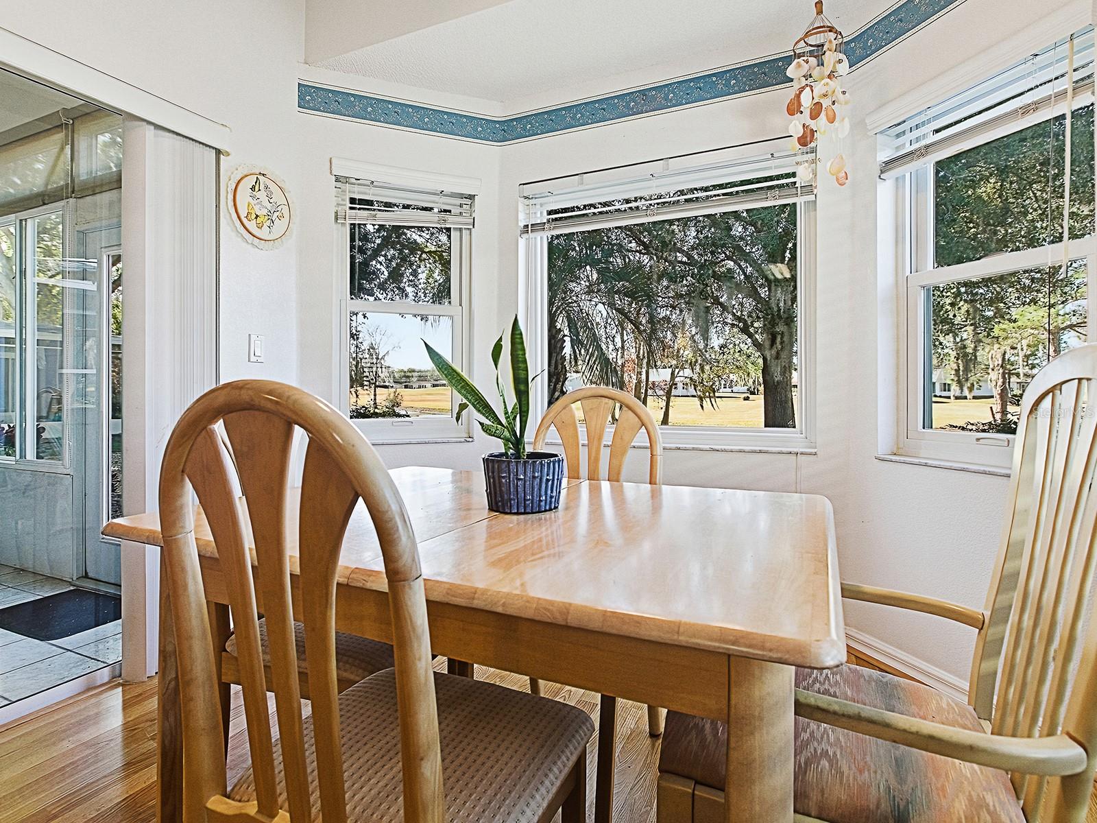 Image 17 of 36 For 32747 Timberwood Drive