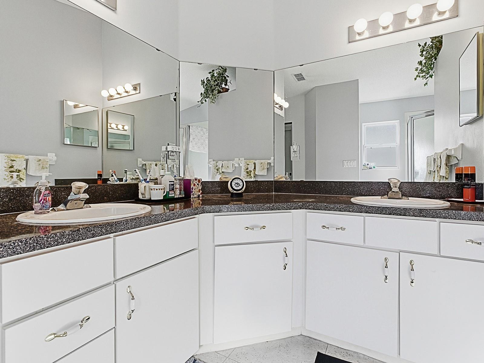 Image 21 of 36 For 32747 Timberwood Drive