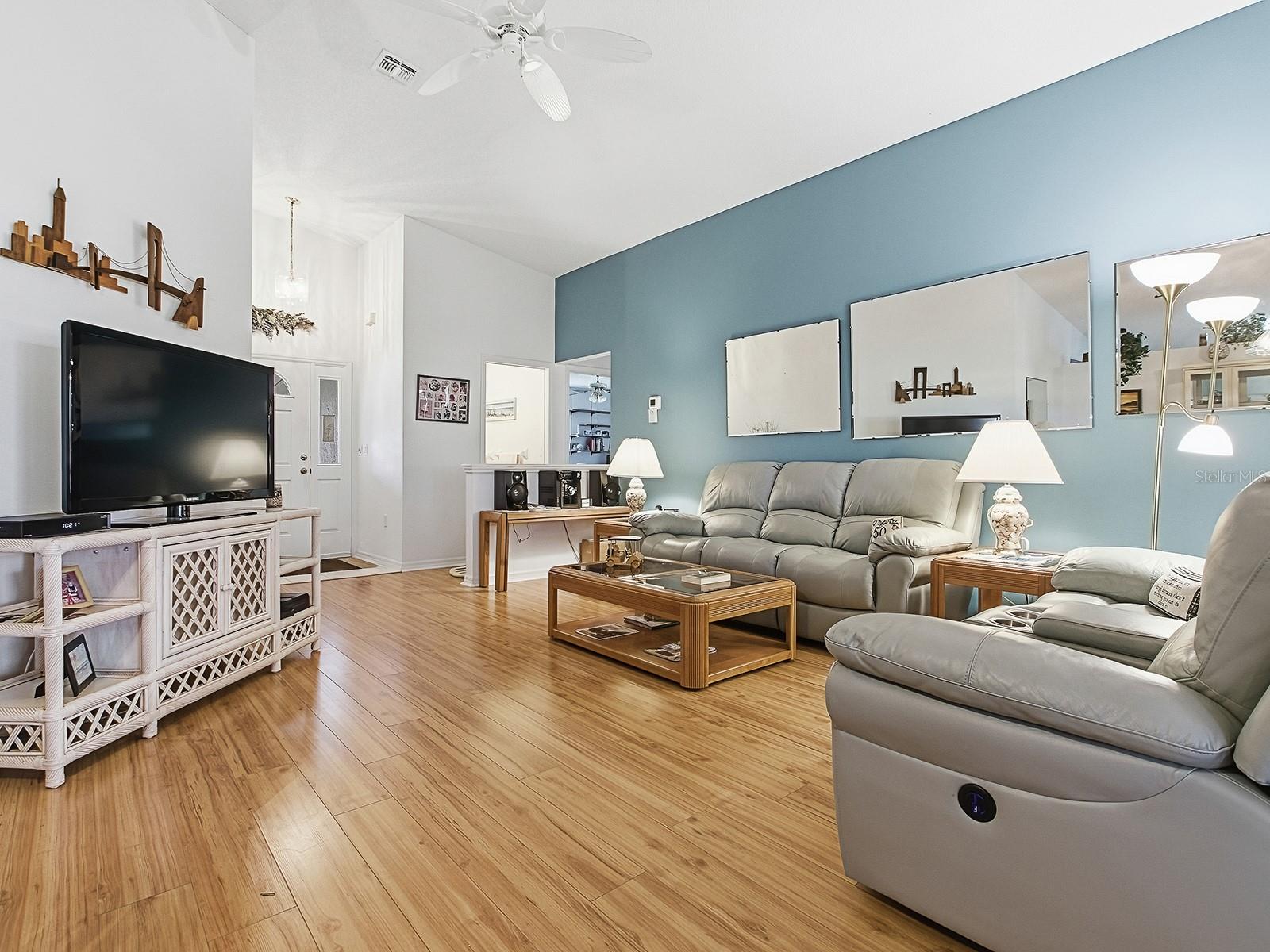 Image 9 of 36 For 32747 Timberwood Drive