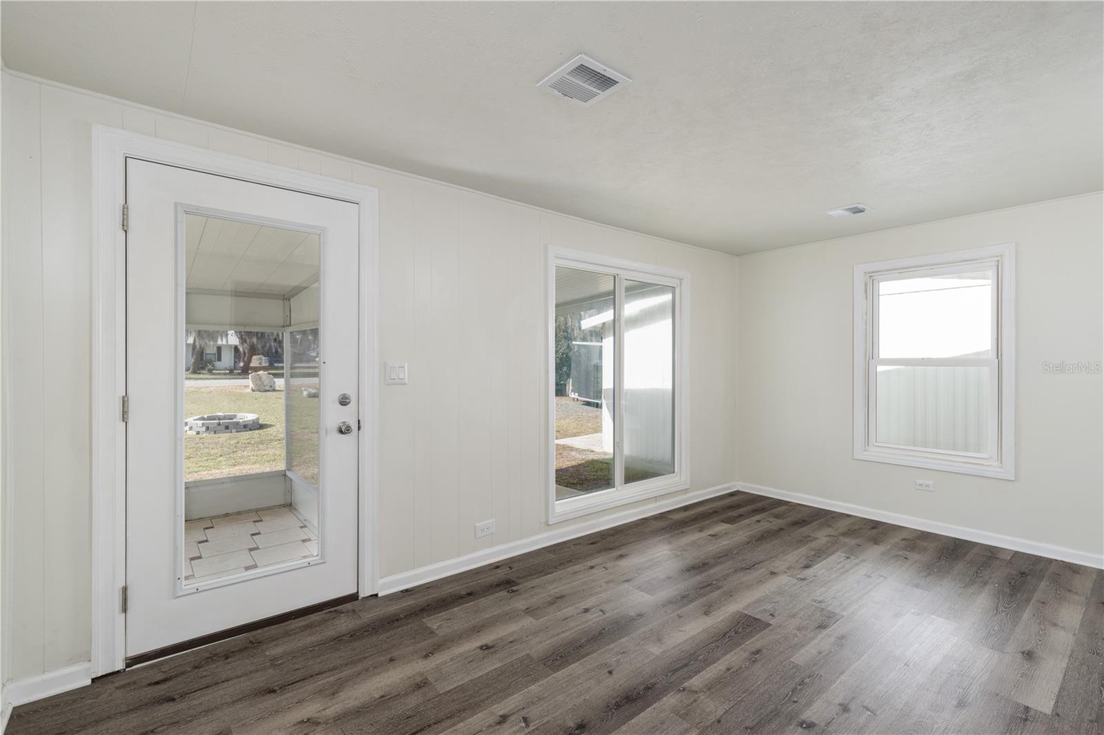 Image 5 of 43 For 11807 Ocklawaha Drive