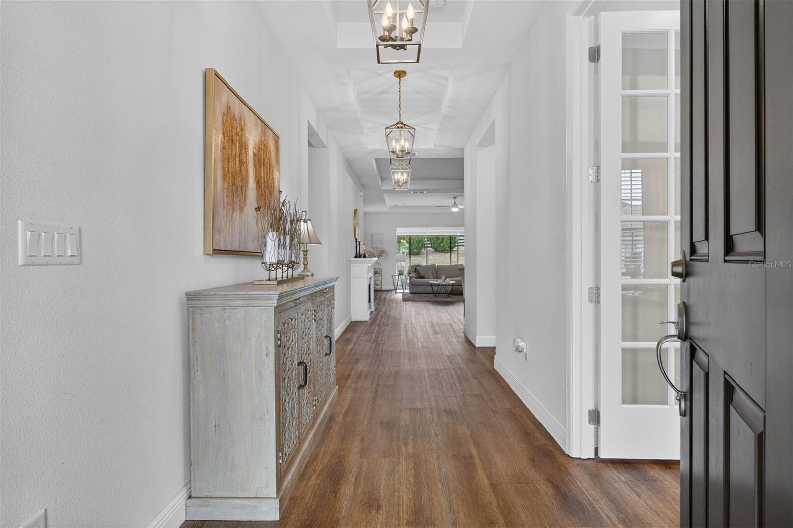 Image 3 of 94 For 910 Zeek Ridge Court