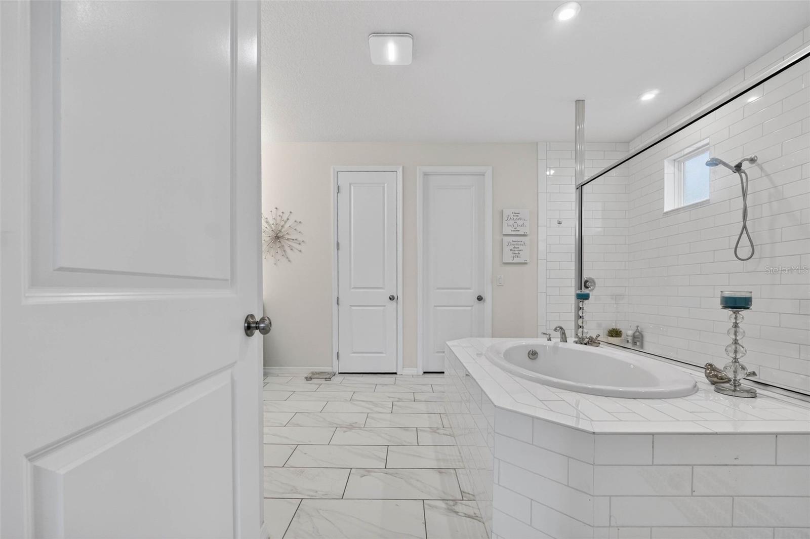 Image 31 of 94 For 910 Zeek Ridge Court