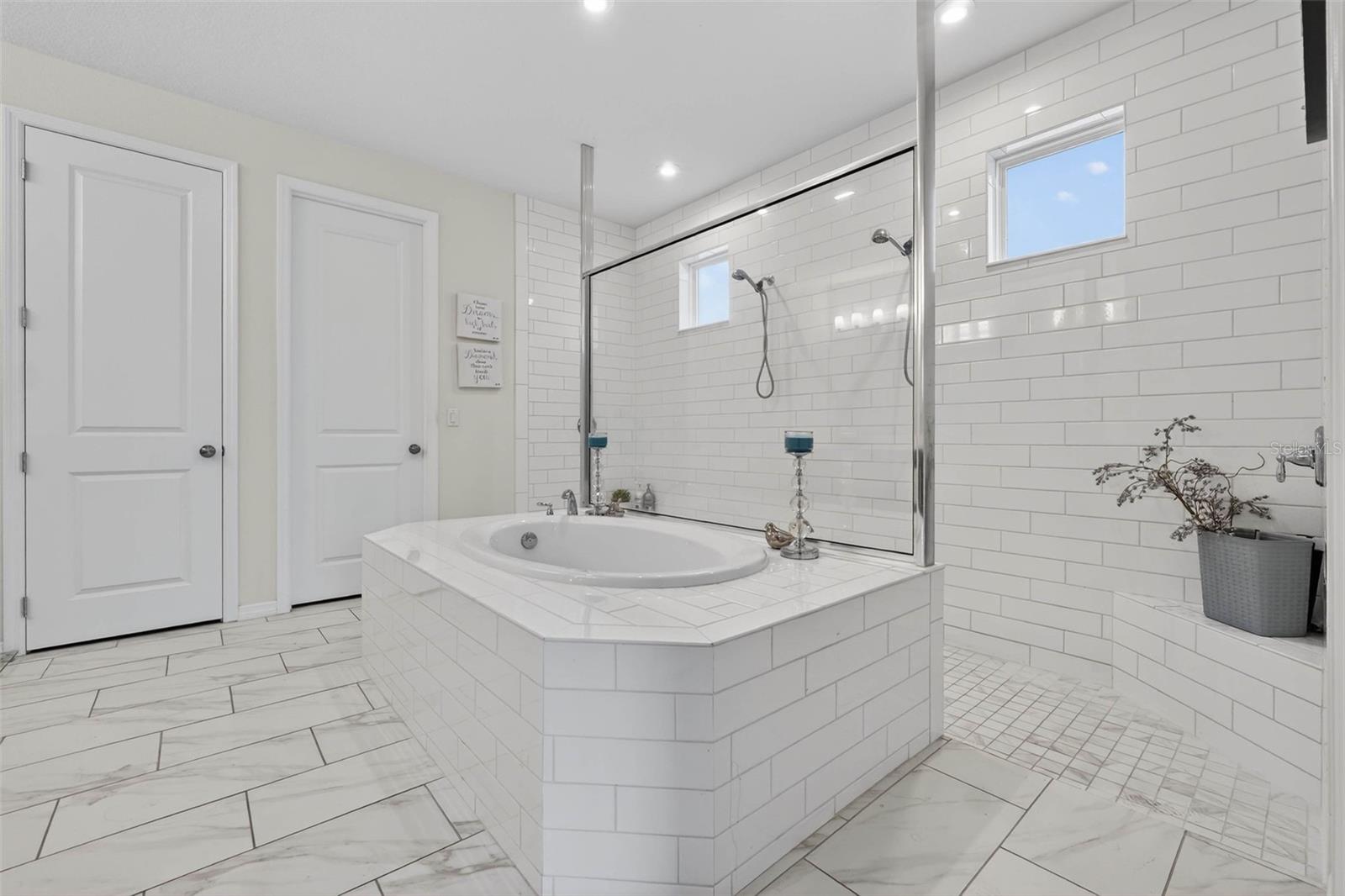 Image 35 of 94 For 910 Zeek Ridge Court