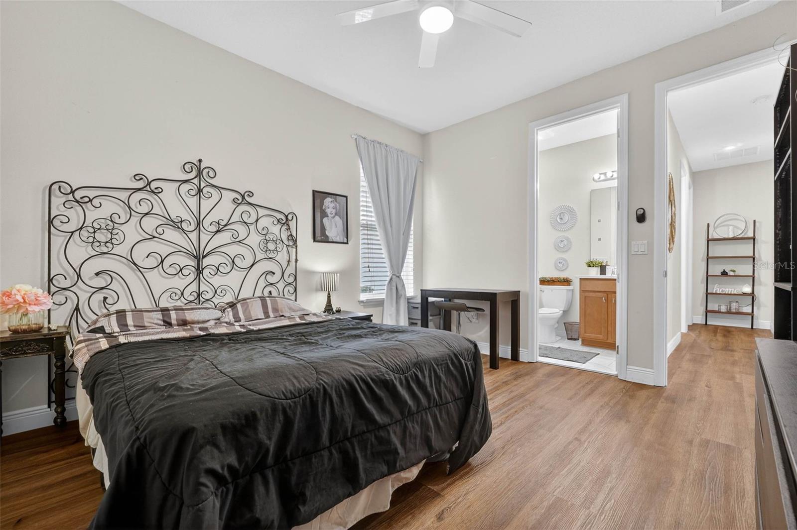 Image 42 of 94 For 910 Zeek Ridge Court