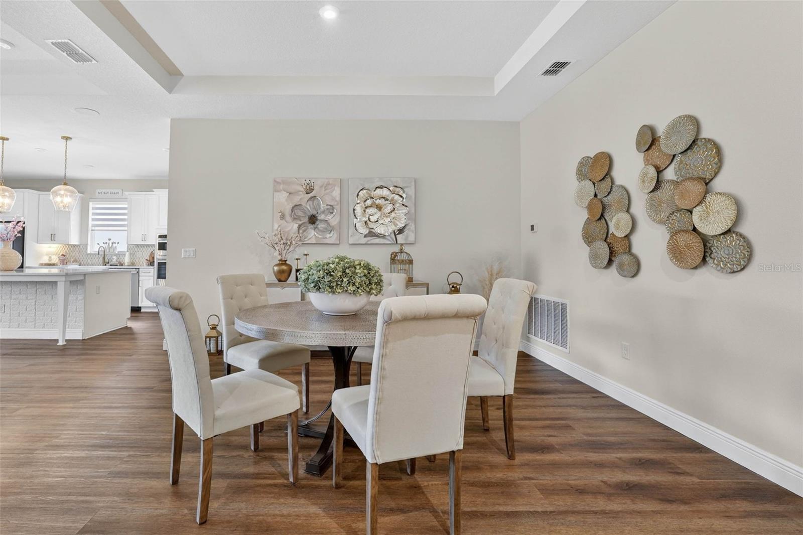 Image 7 of 94 For 910 Zeek Ridge Court