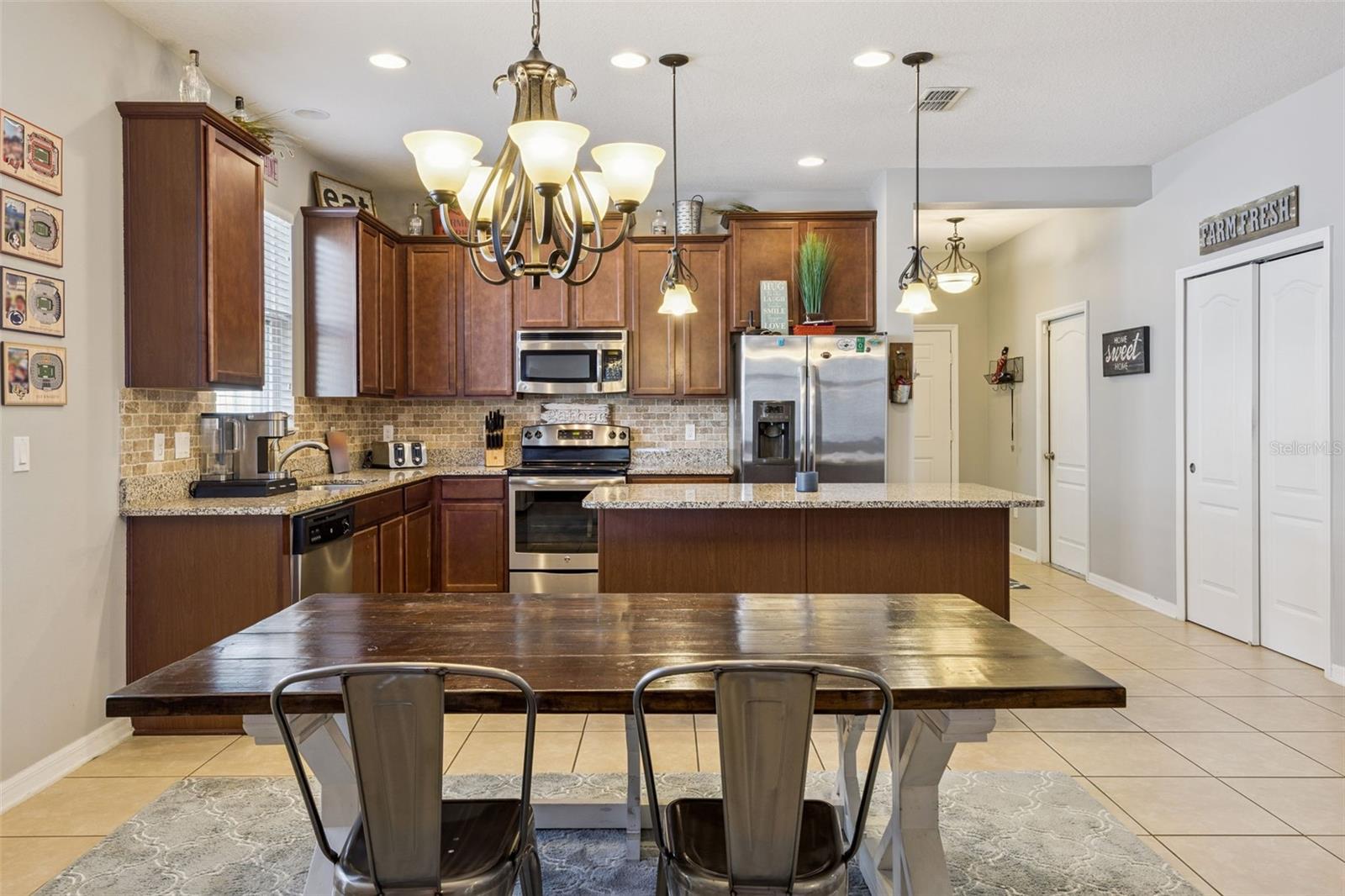 Image 12 of 61 For 1127 White Water Bay Drive