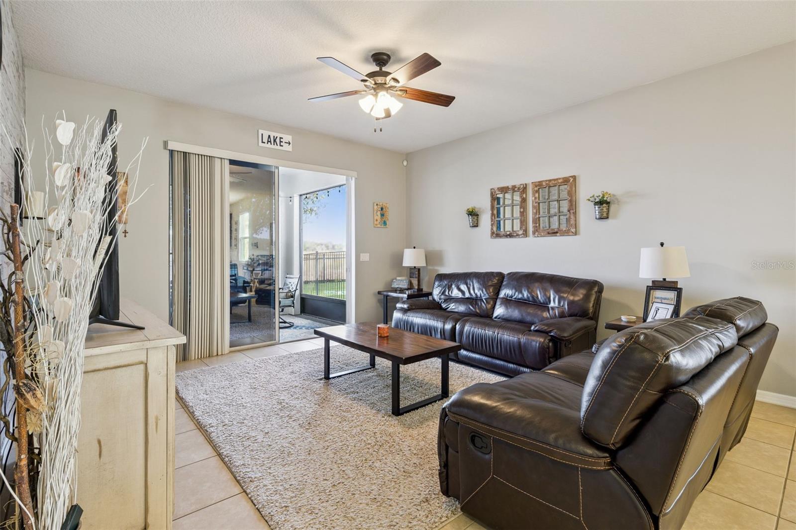 Image 18 of 61 For 1127 White Water Bay Drive