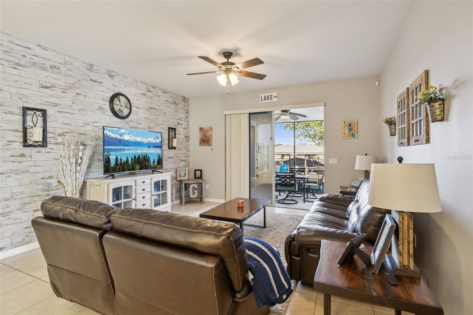 Image 19 of 61 For 1127 White Water Bay Drive