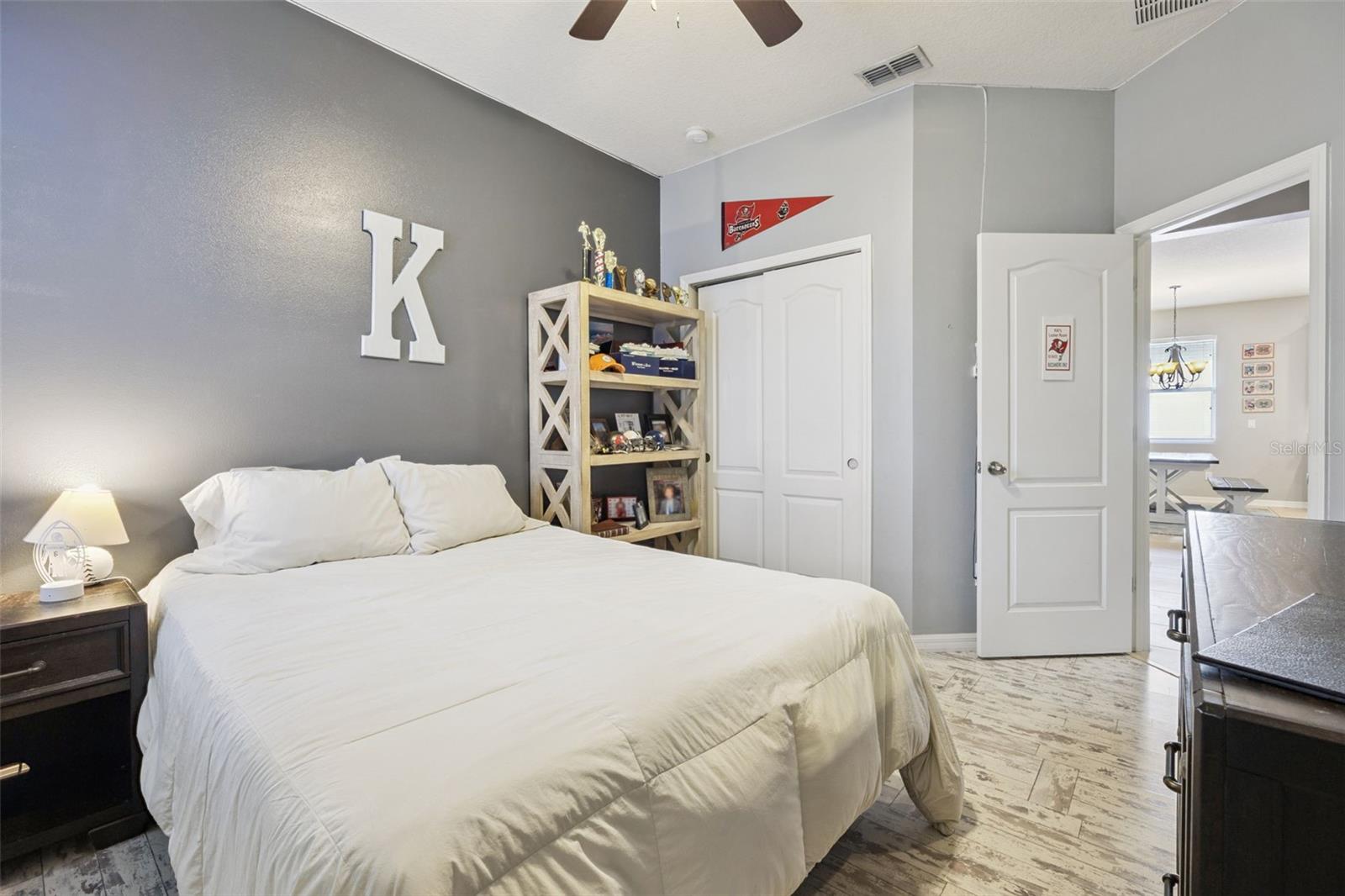 Image 26 of 61 For 1127 White Water Bay Drive