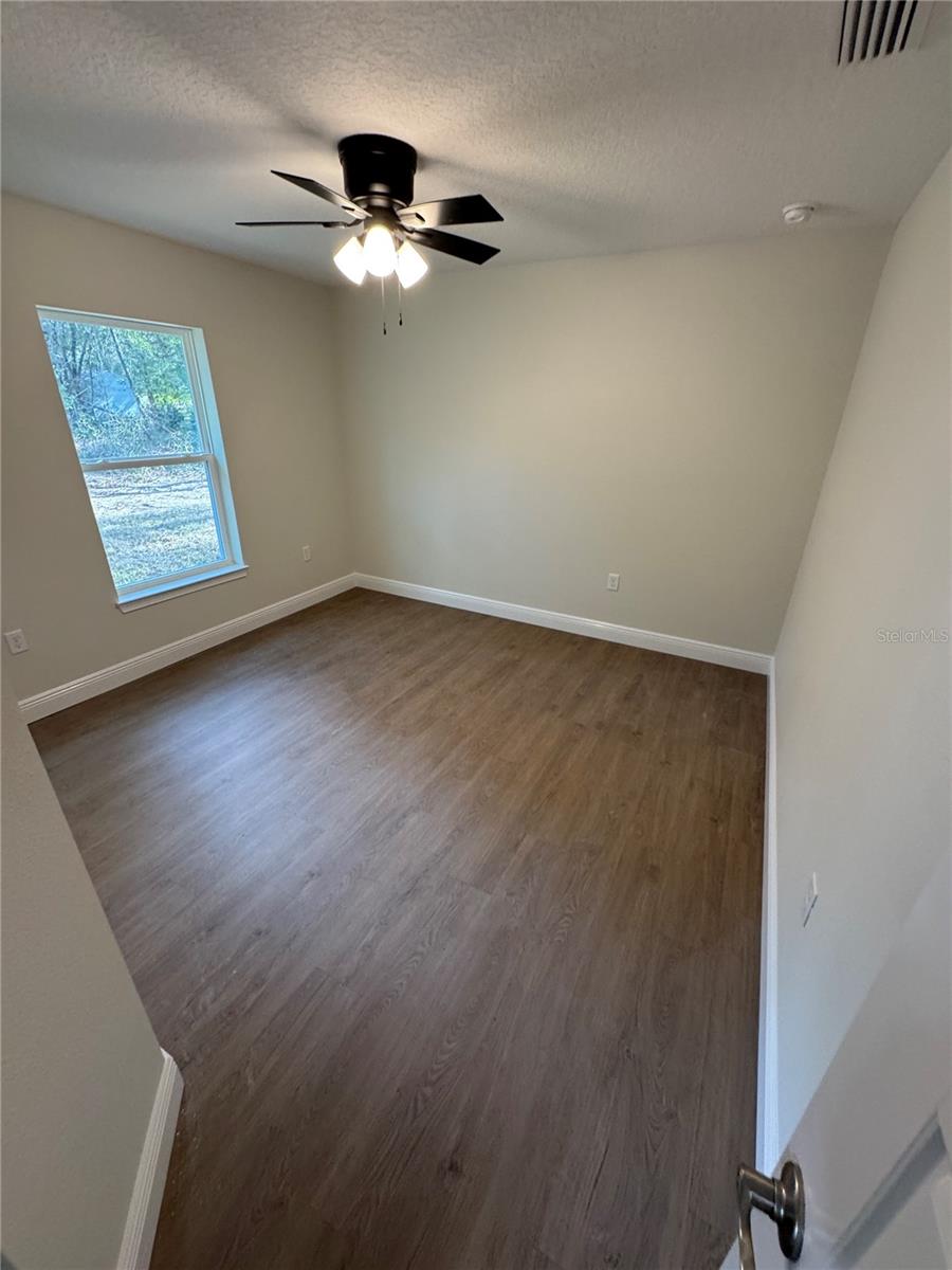 Image 16 of 40 For 10244 Athenia Drive