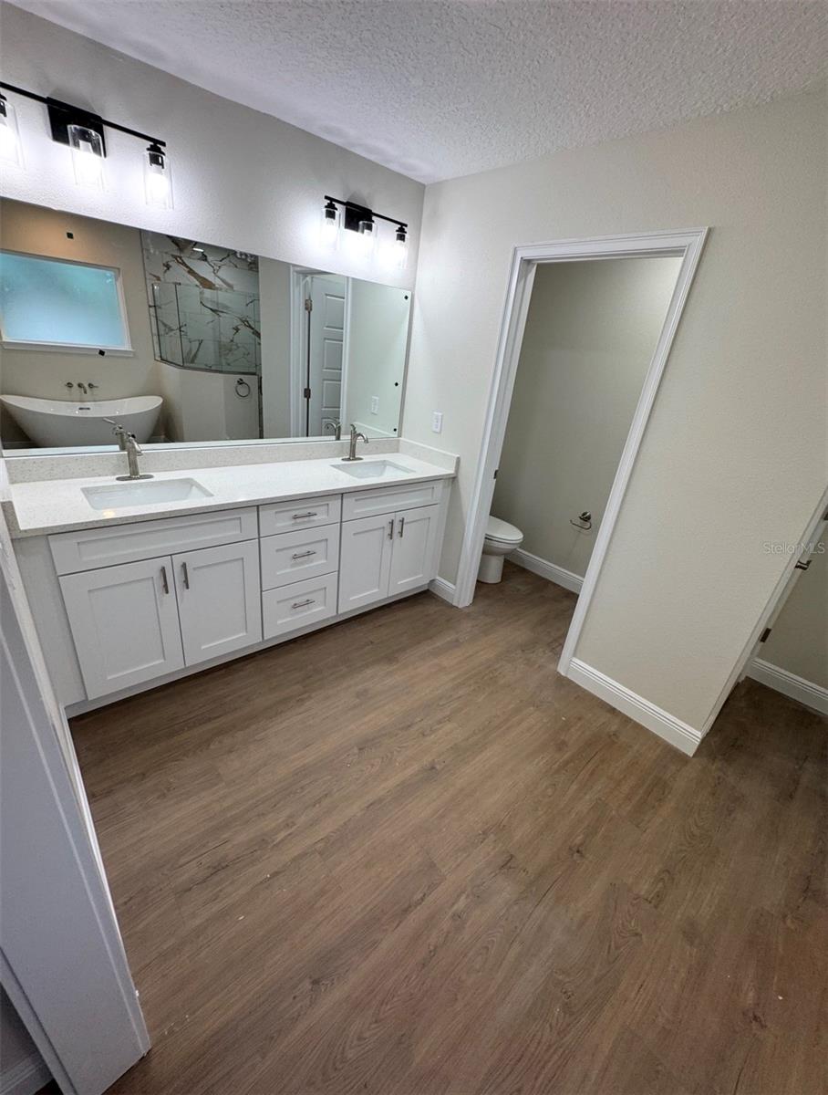 Image 8 of 40 For 10244 Athenia Drive