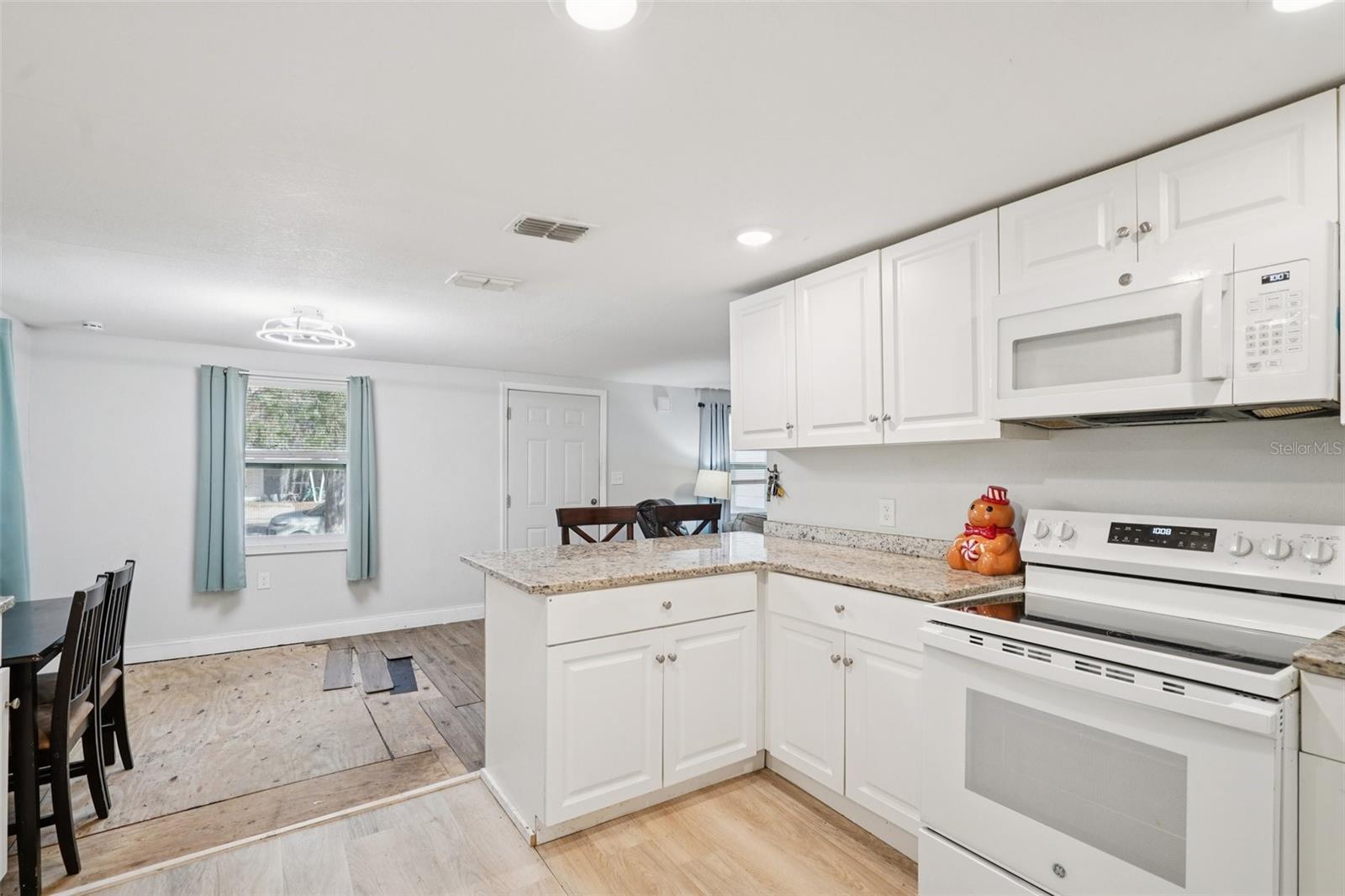 Image 13 of 29 For 2432 2nd Street