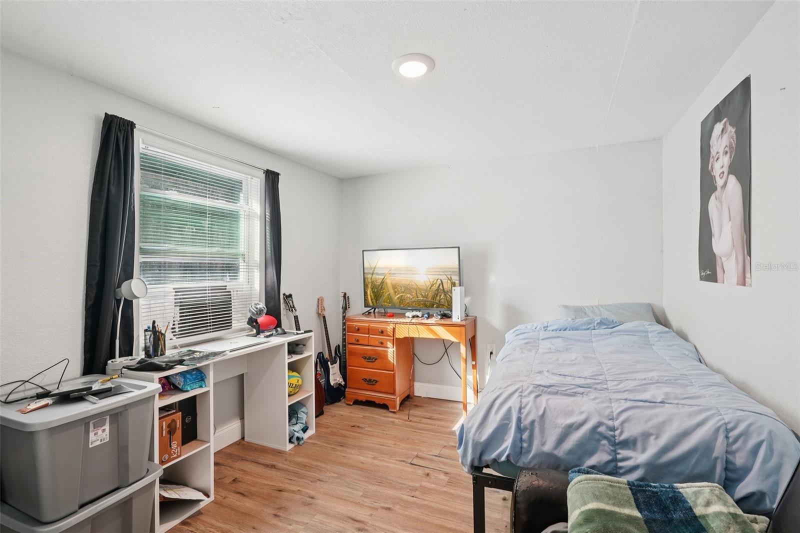 Image 17 of 29 For 2432 2nd Street