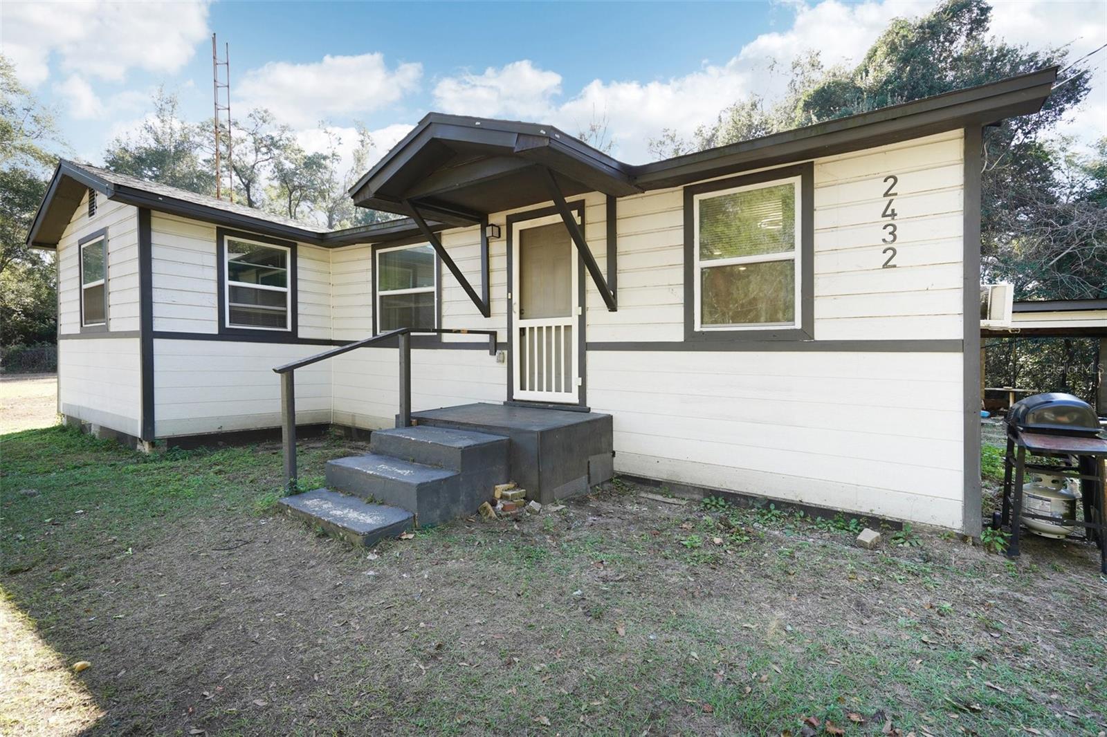 Image 2 of 29 For 2432 2nd Street