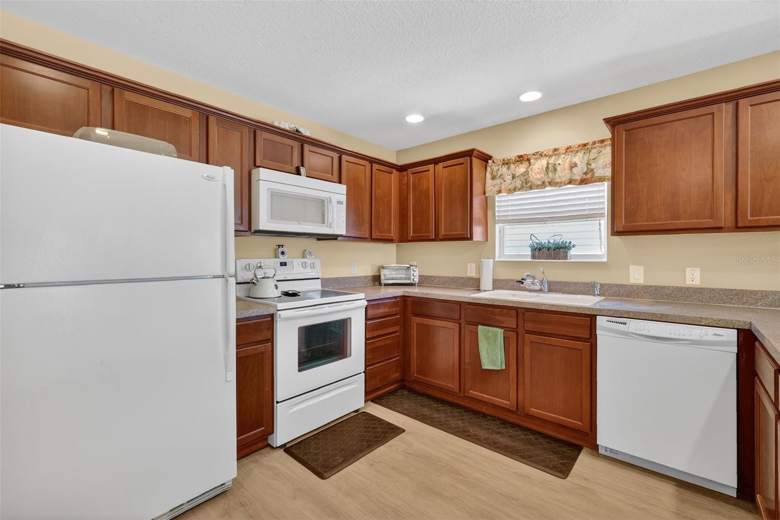 Image 6 of 39 For 2448 Ravenwood Lane