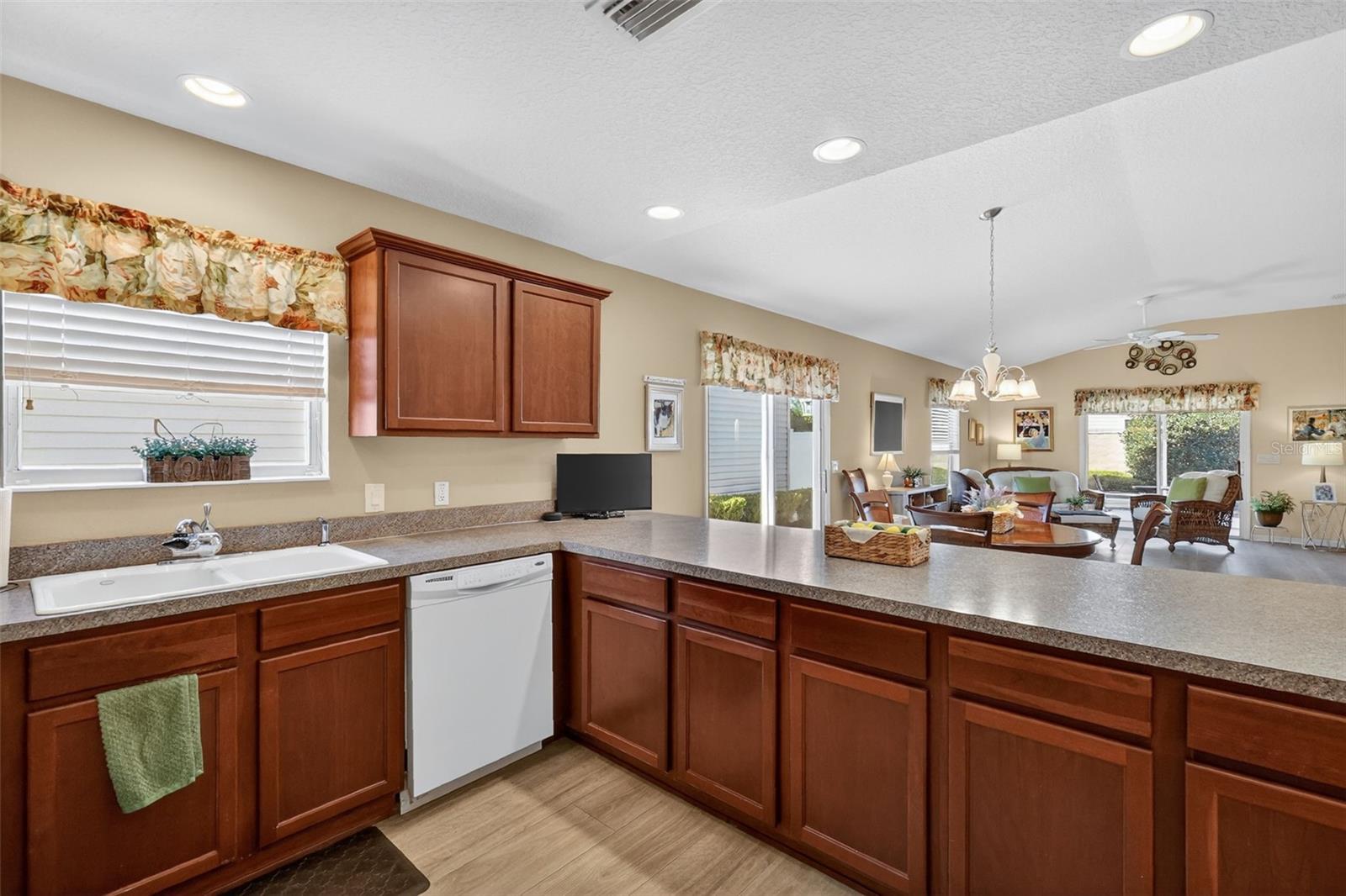 Image 8 of 39 For 2448 Ravenwood Lane