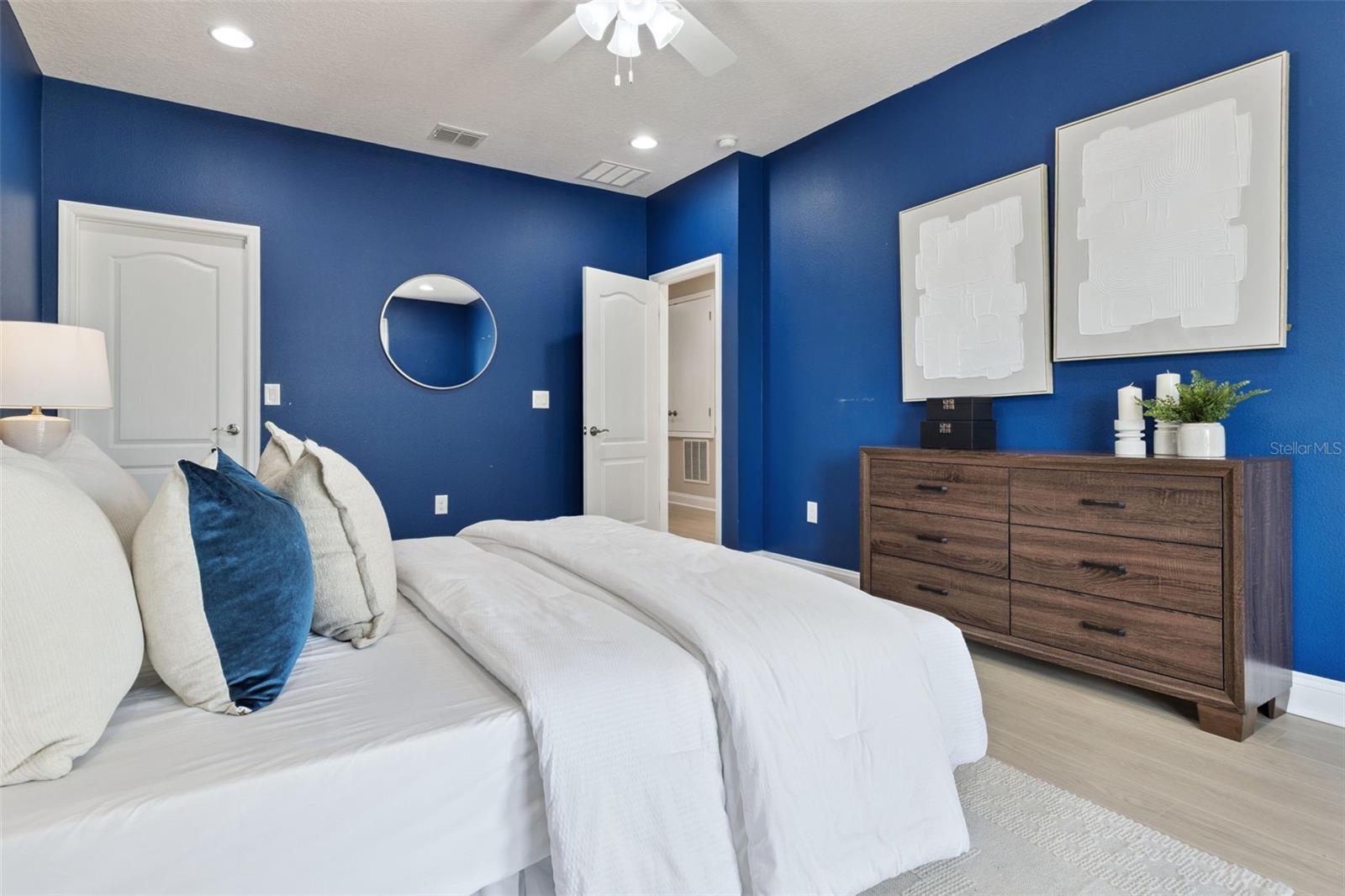 Image 28 of 85 For 16038 Johns Lake Overlook Drive