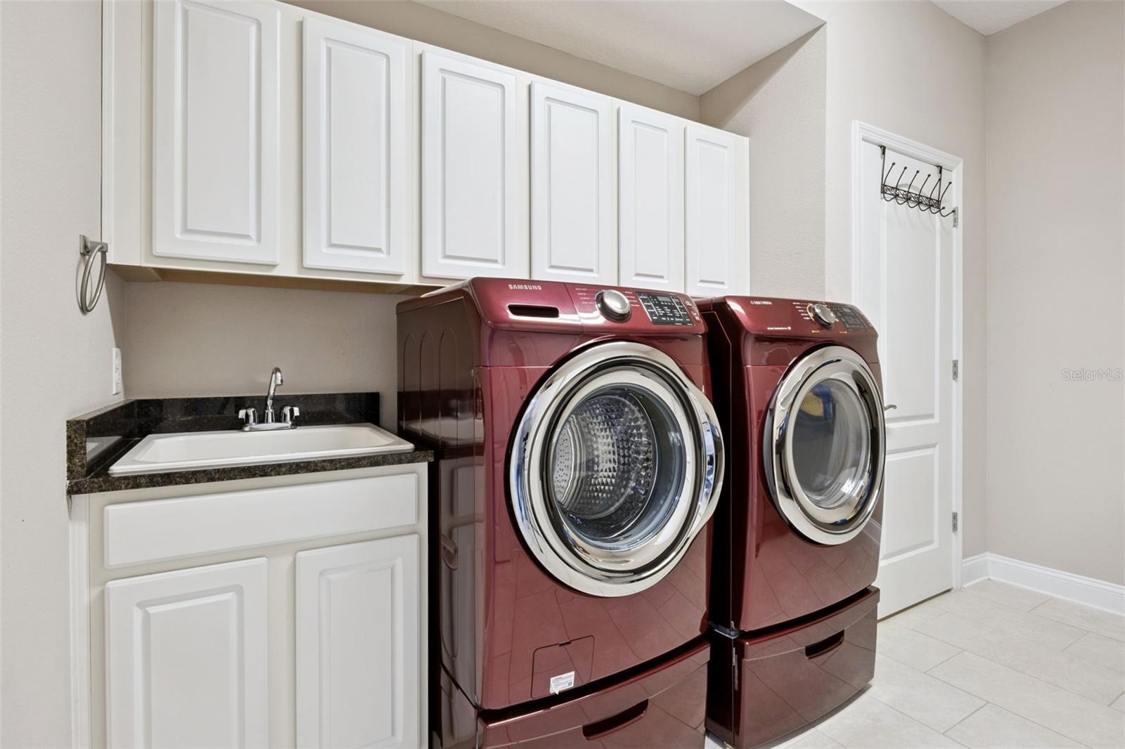 Image 34 of 85 For 16038 Johns Lake Overlook Drive