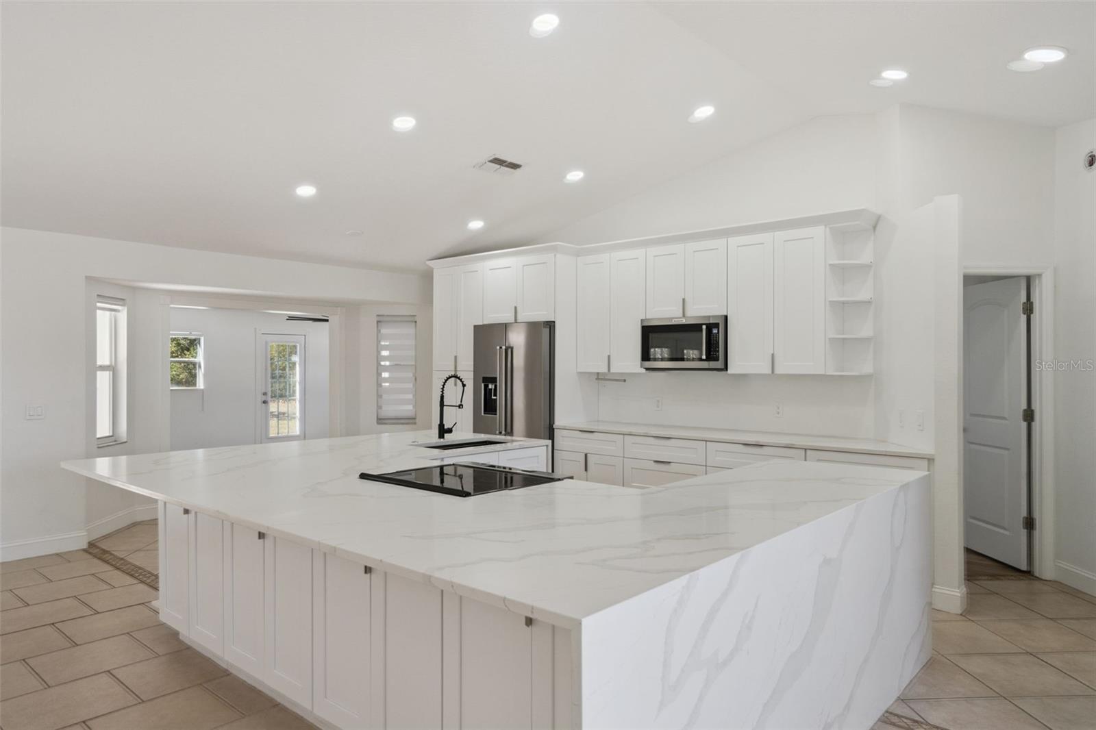 Image 10 of 50 For 201 Glenridge Loop S