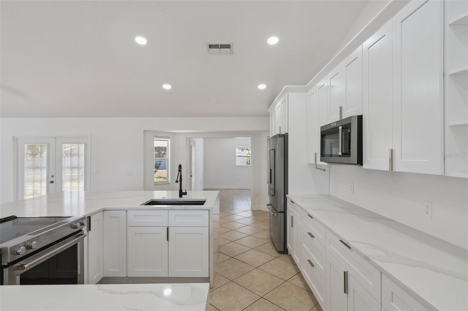 Image 11 of 50 For 201 Glenridge Loop S