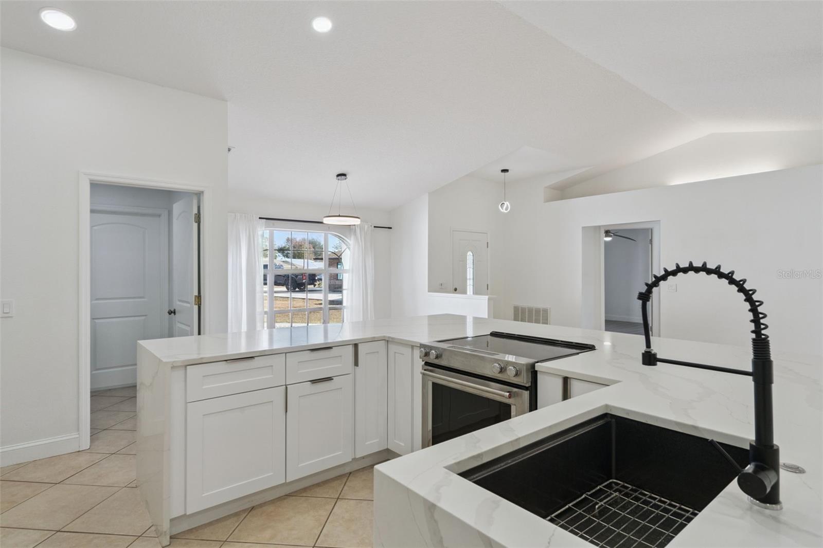 Image 12 of 50 For 201 Glenridge Loop S