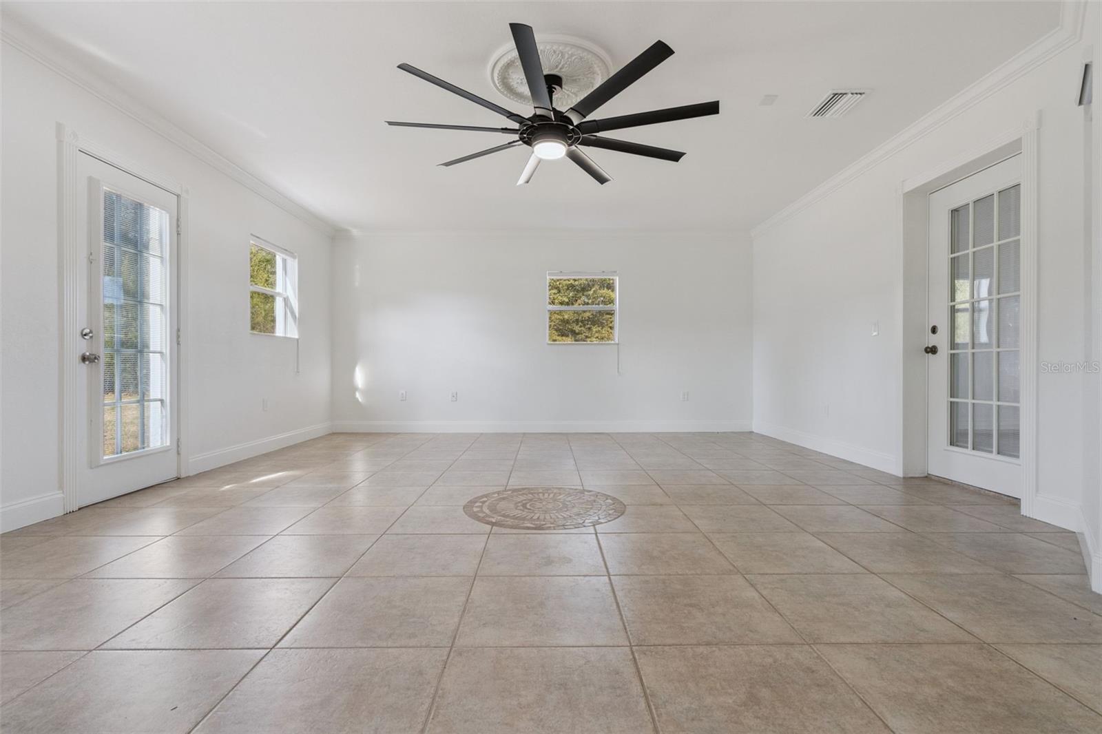 Image 15 of 50 For 201 Glenridge Loop S