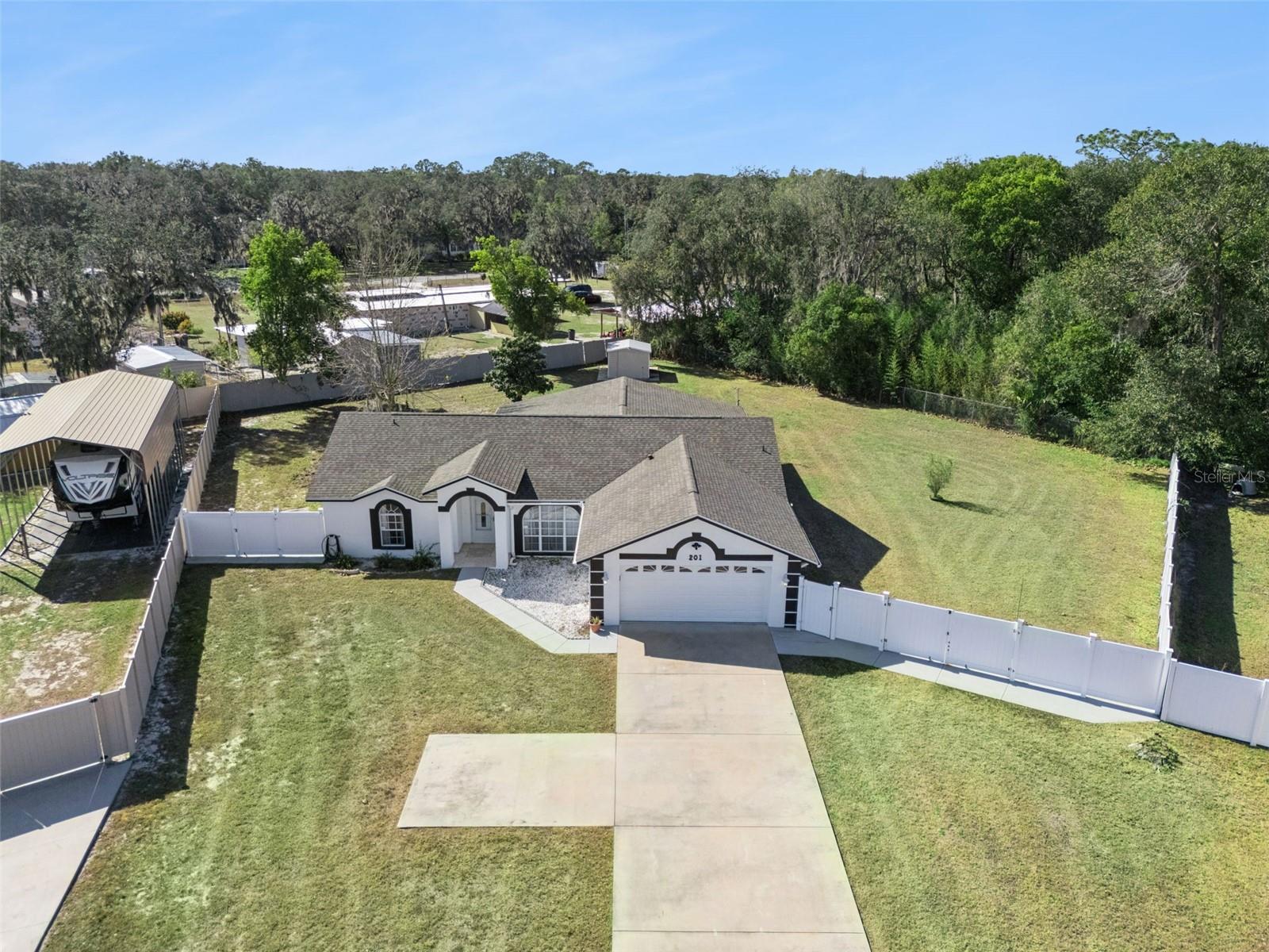 Image 37 of 50 For 201 Glenridge Loop S