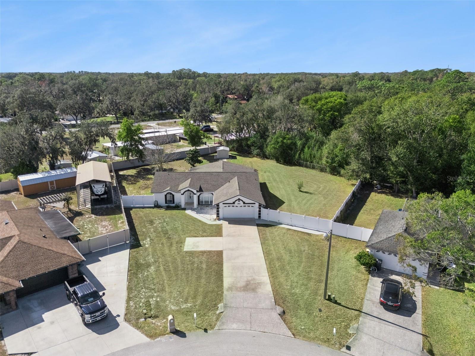 Image 40 of 50 For 201 Glenridge Loop S