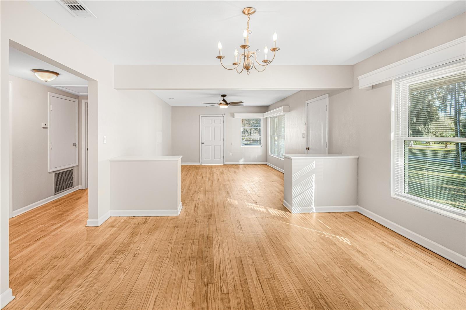 Image 2 of 16 For 1607 Lakeview Avenue