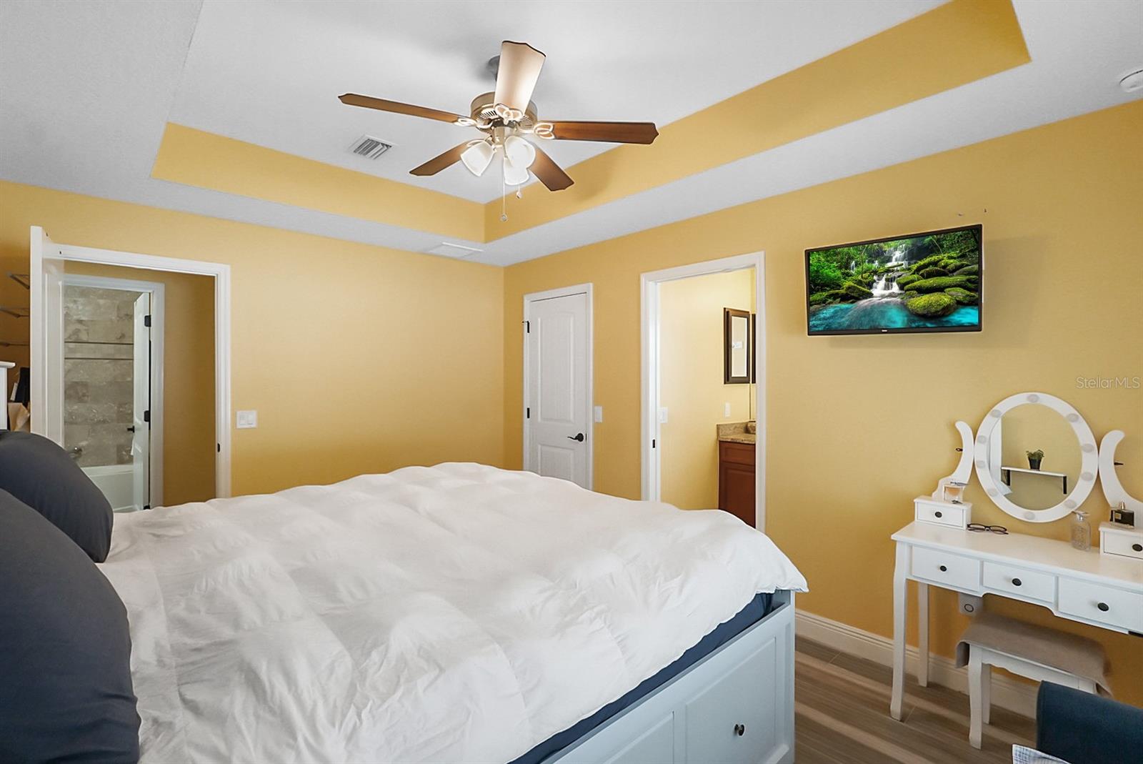 Image 18 of 41 For 9980 157th Lane