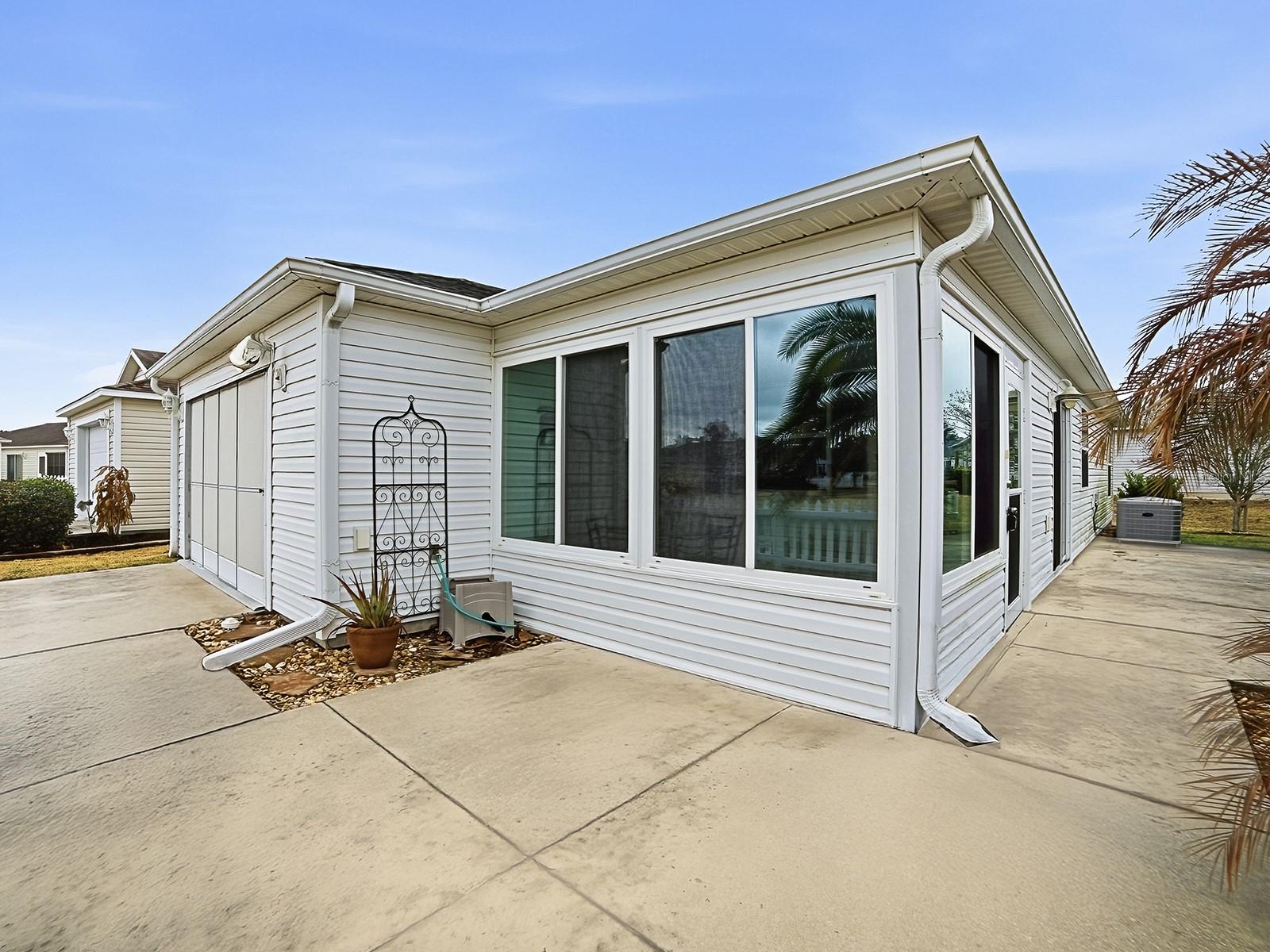 Image 8 of 35 For 1692 Indigo Avenue