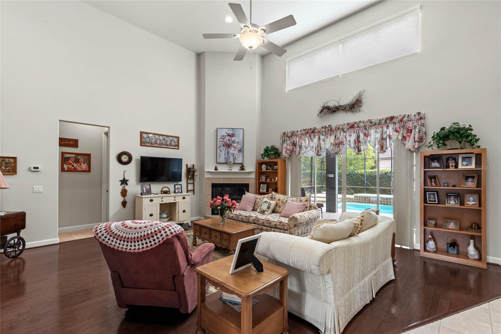 Image 16 of 61 For 19624 Spring Oak Drive