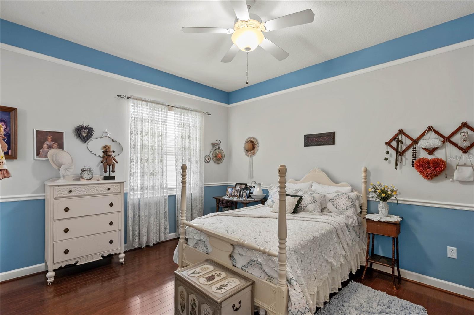 Image 26 of 61 For 19624 Spring Oak Drive