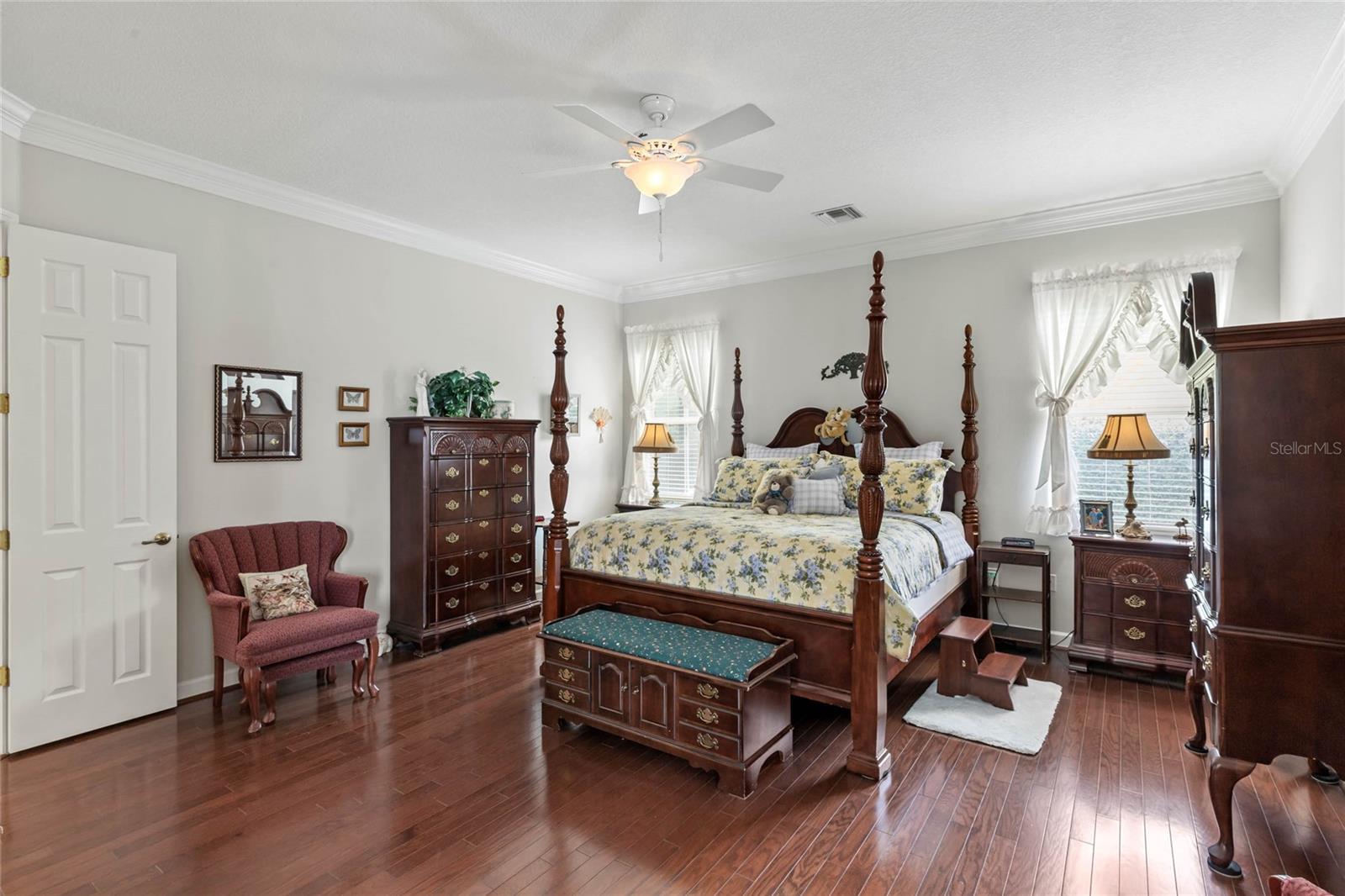 Image 37 of 61 For 19624 Spring Oak Drive