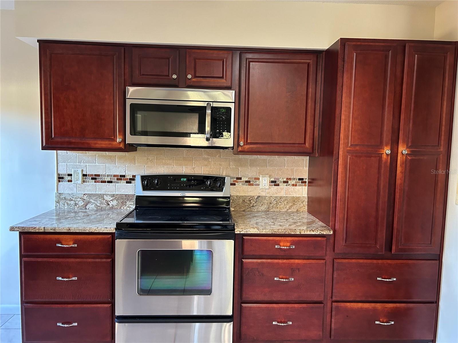 Image 9 of 35 For 1920 Sussex Drive