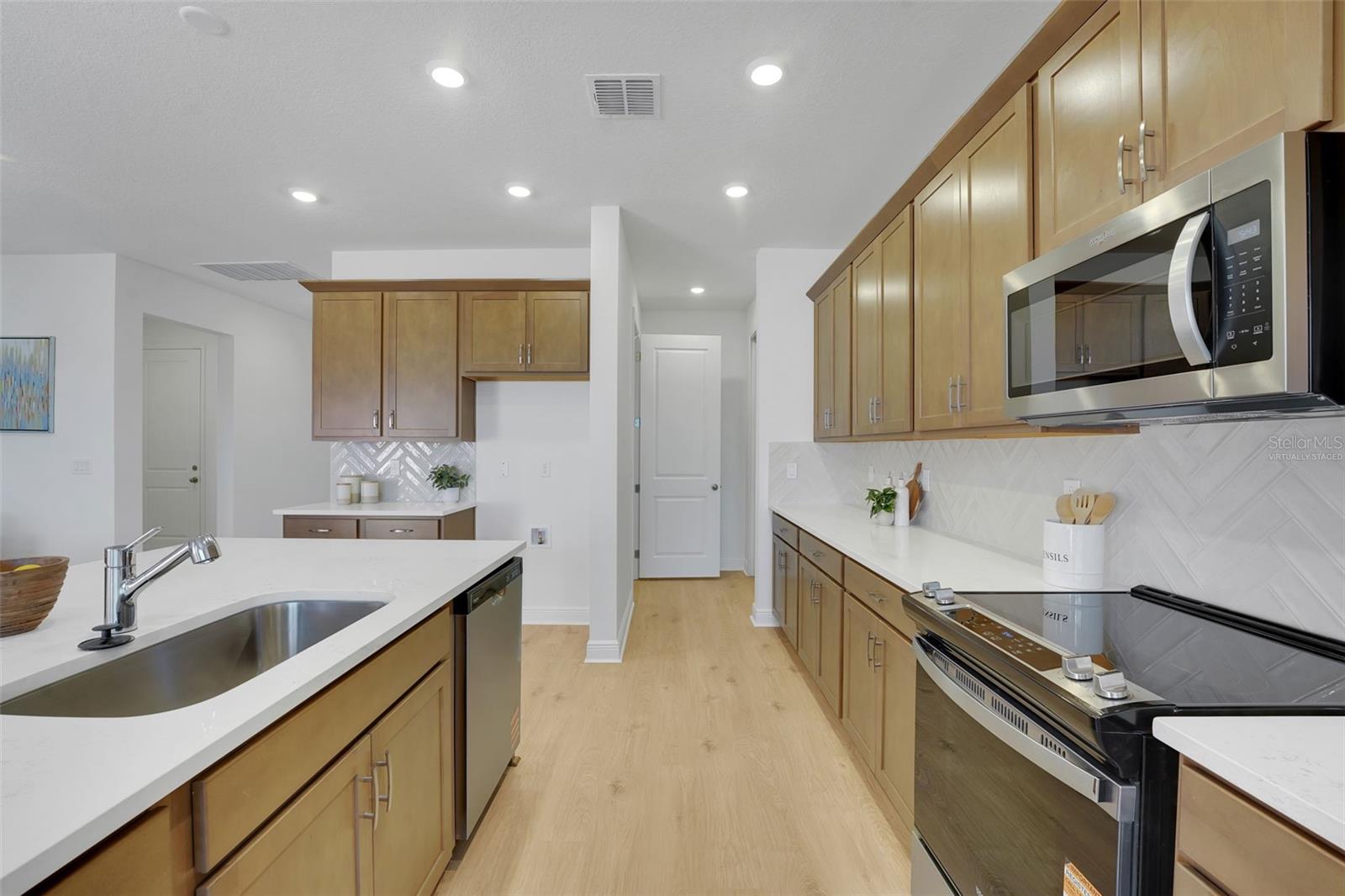 Image 21 of 56 For 1018 Fiesta Key Circle