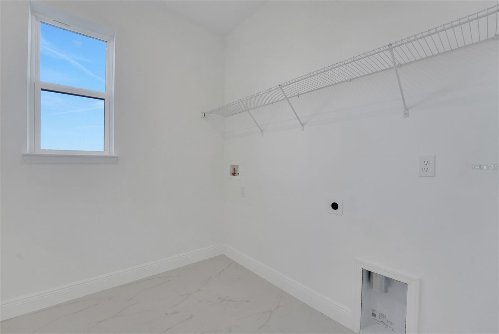 Image 26 of 56 For 1018 Fiesta Key Circle