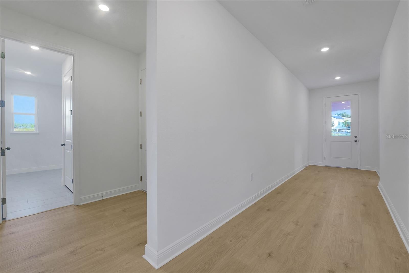 Image 27 of 56 For 1018 Fiesta Key Circle