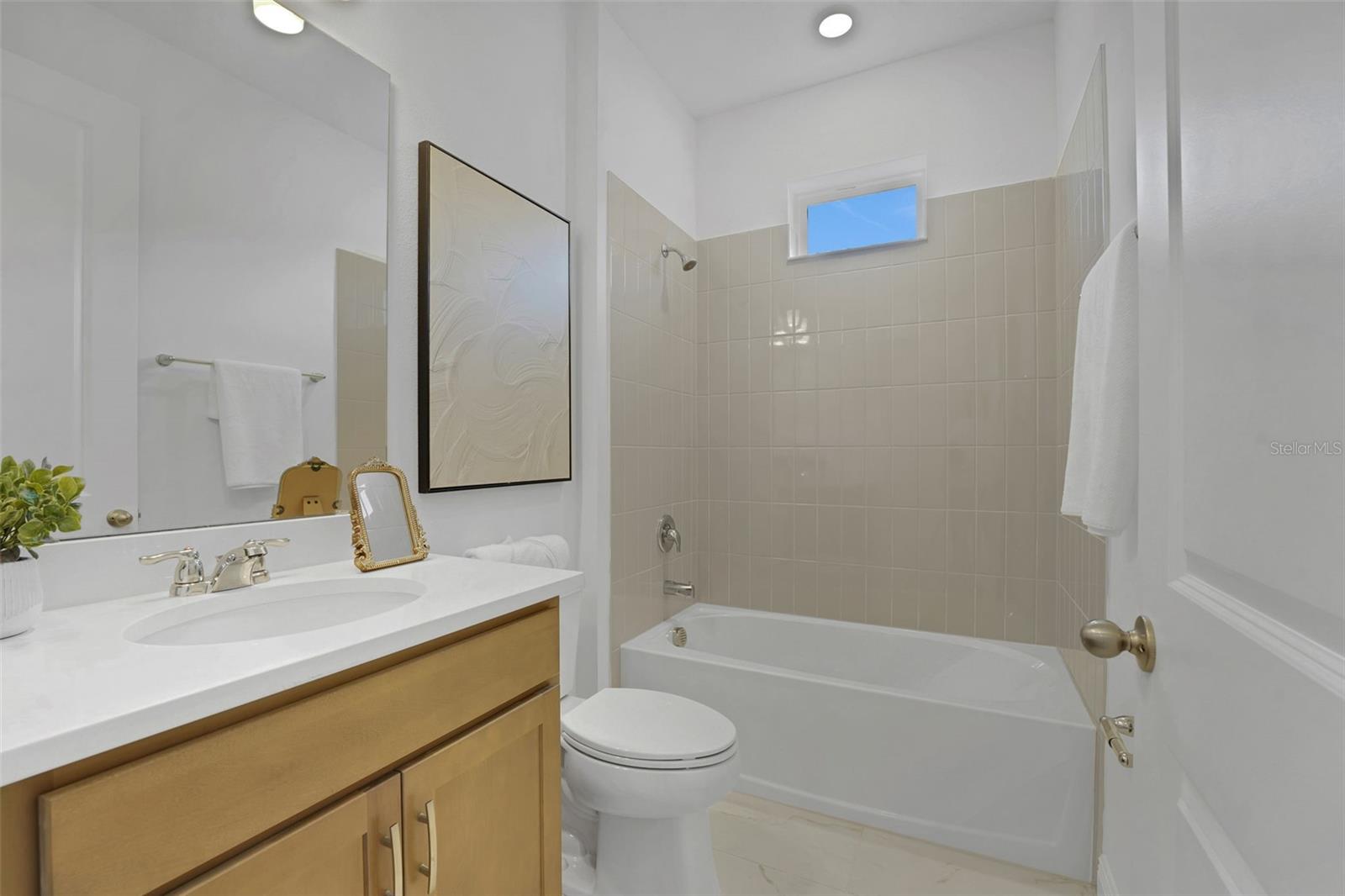 Image 33 of 56 For 1018 Fiesta Key Circle