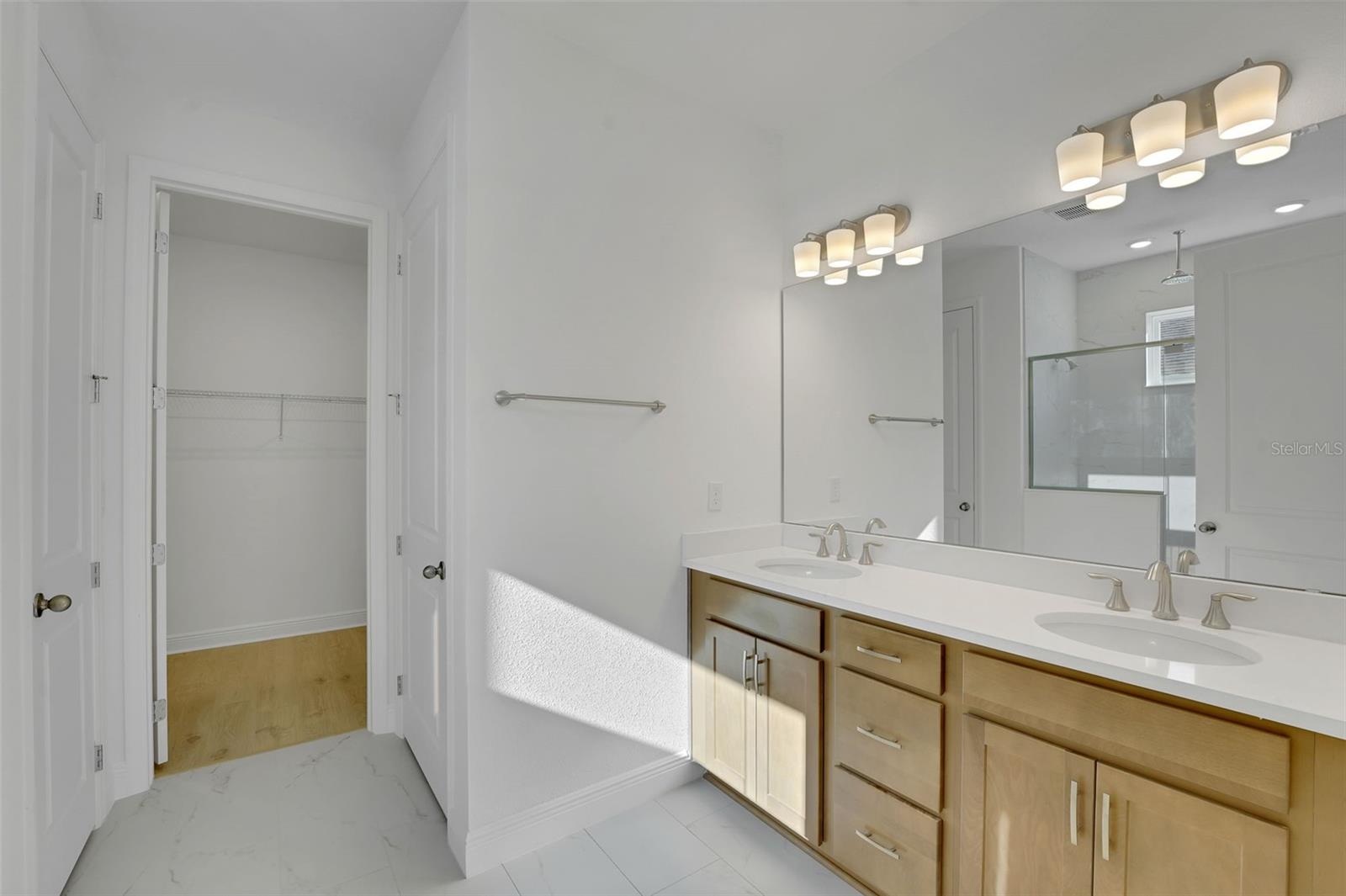 Image 15 of 52 For 999 Fiesta Key Circle