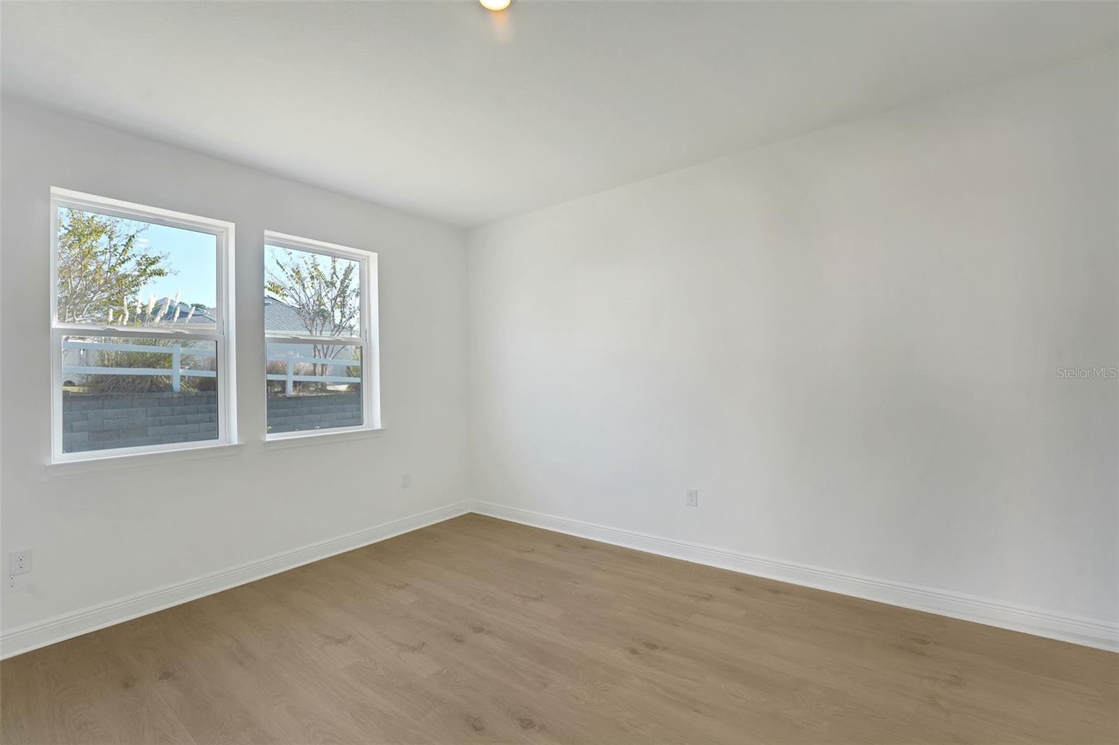 Image 17 of 52 For 999 Fiesta Key Circle