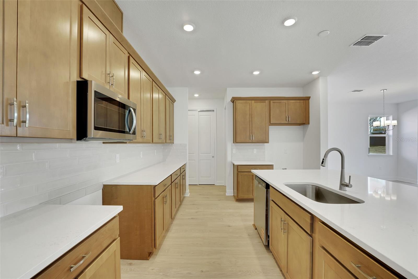 Image 19 of 52 For 999 Fiesta Key Circle