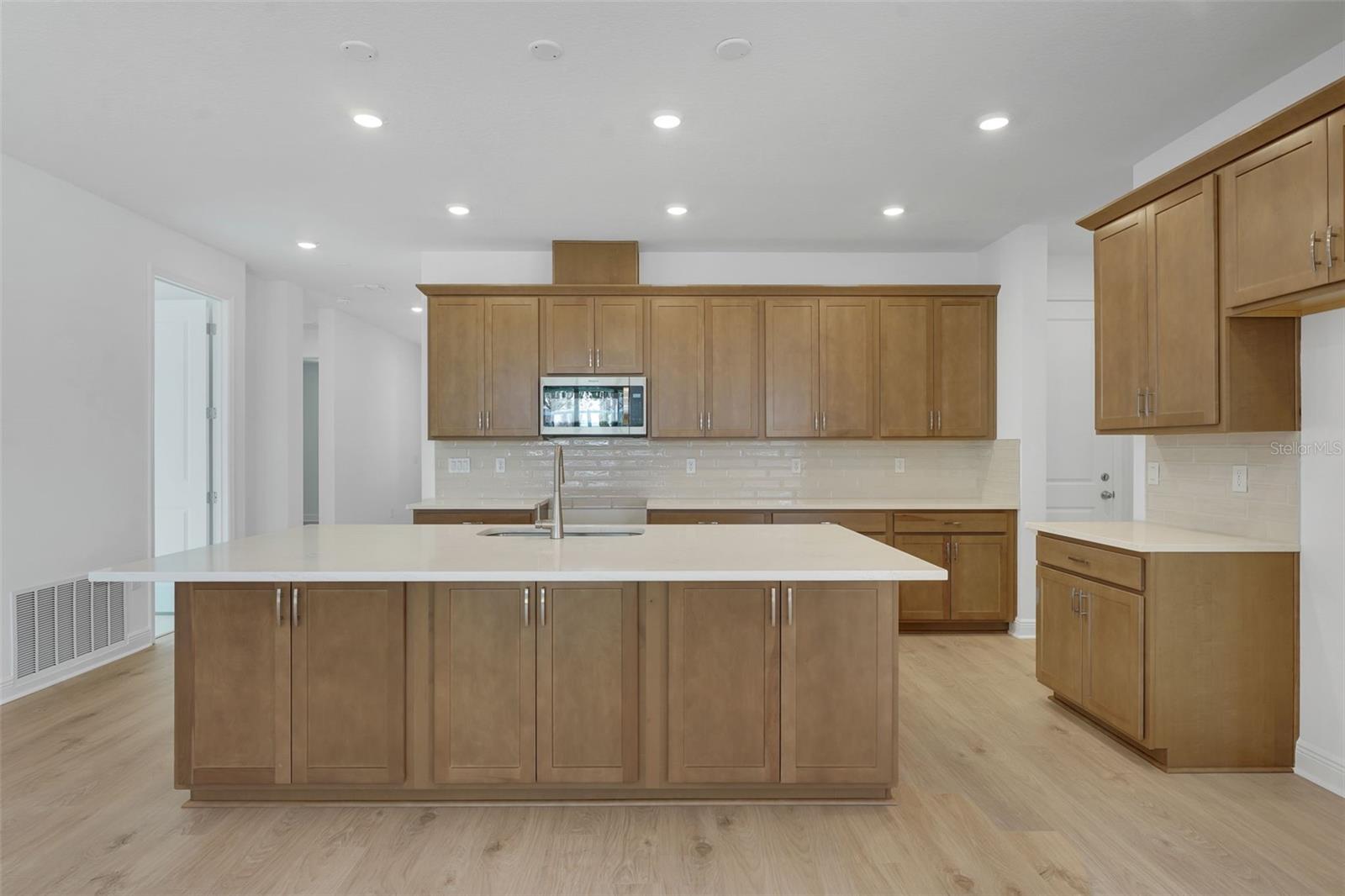 Image 21 of 52 For 999 Fiesta Key Circle