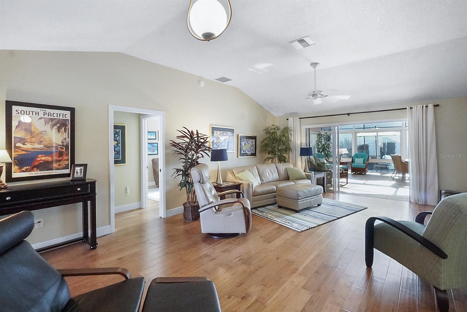 Image 11 of 51 For 2391 St George Avenue