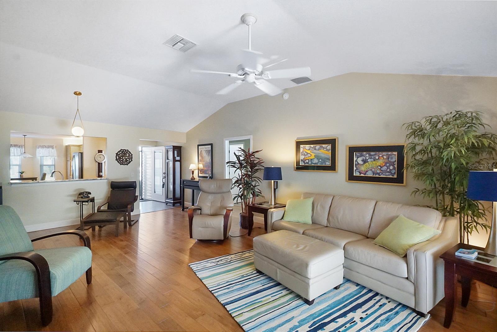 Image 12 of 51 For 2391 St George Avenue