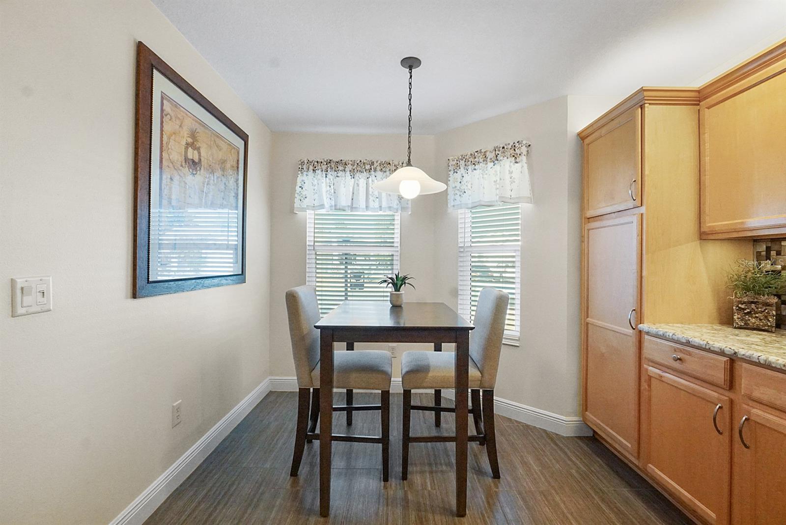 Image 20 of 51 For 2391 St George Avenue